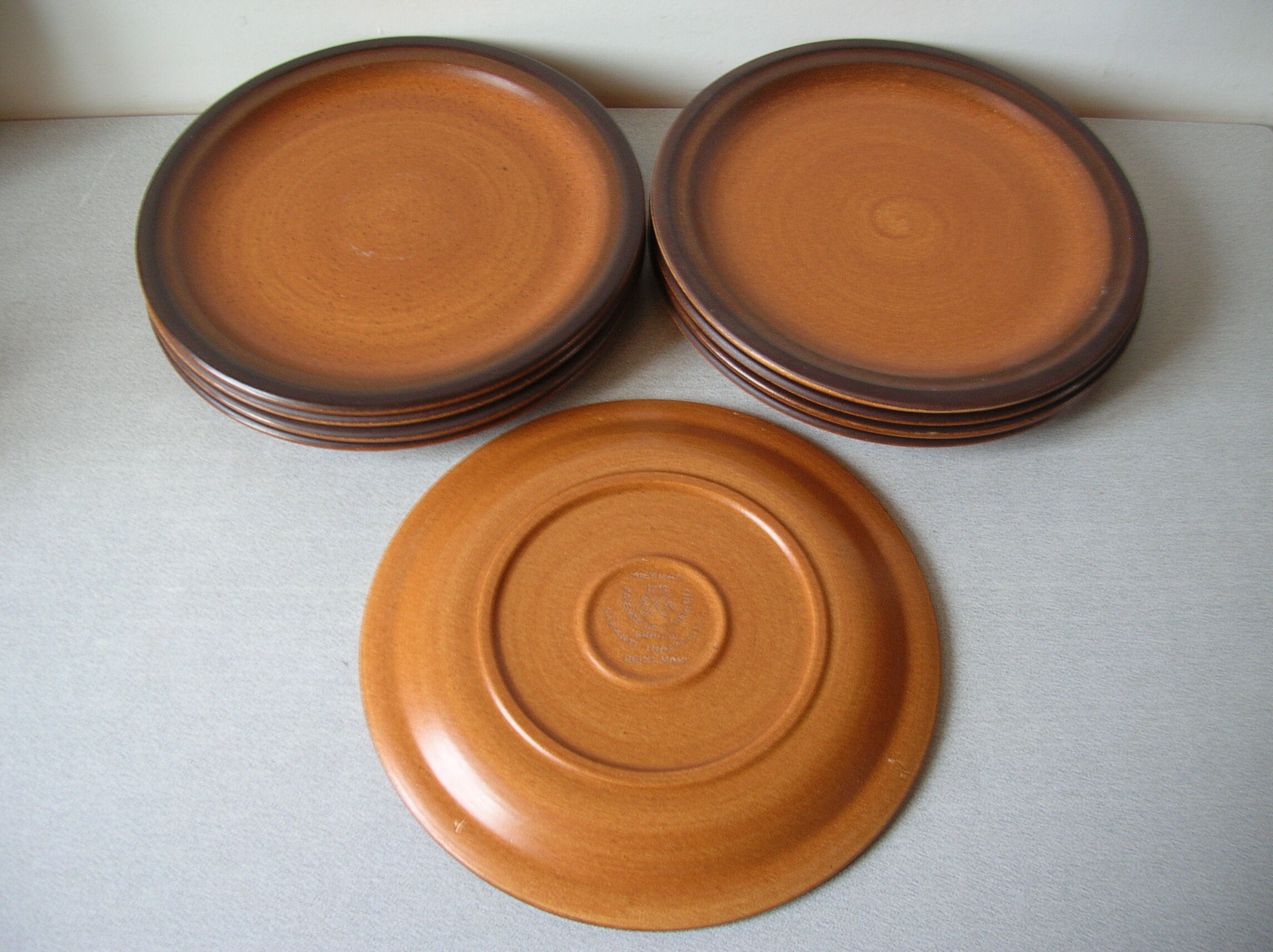 Set of 9 old large flat plates in sandstone series Meylan faience St Amand