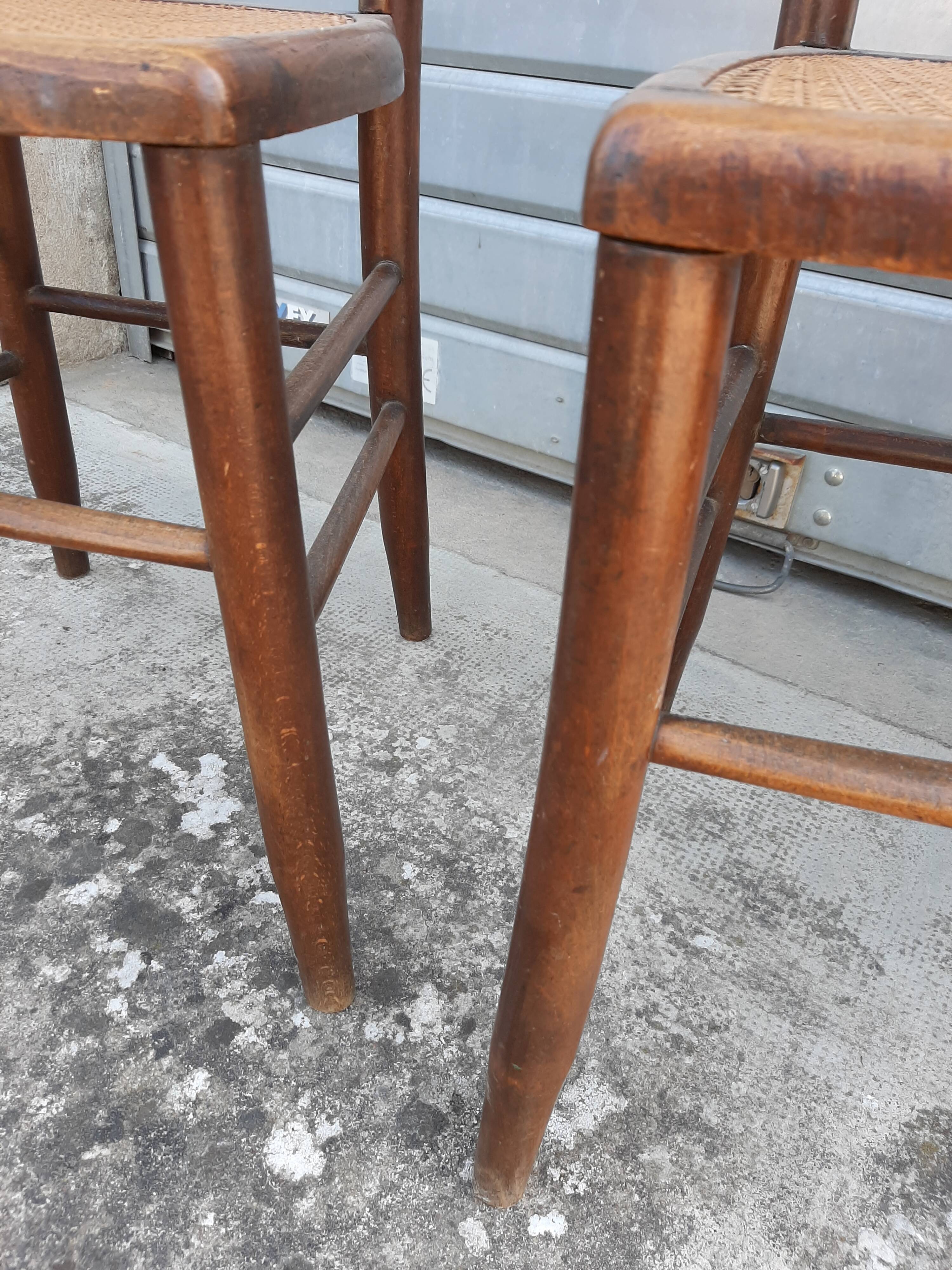 Paire de chaises de bistrot canné