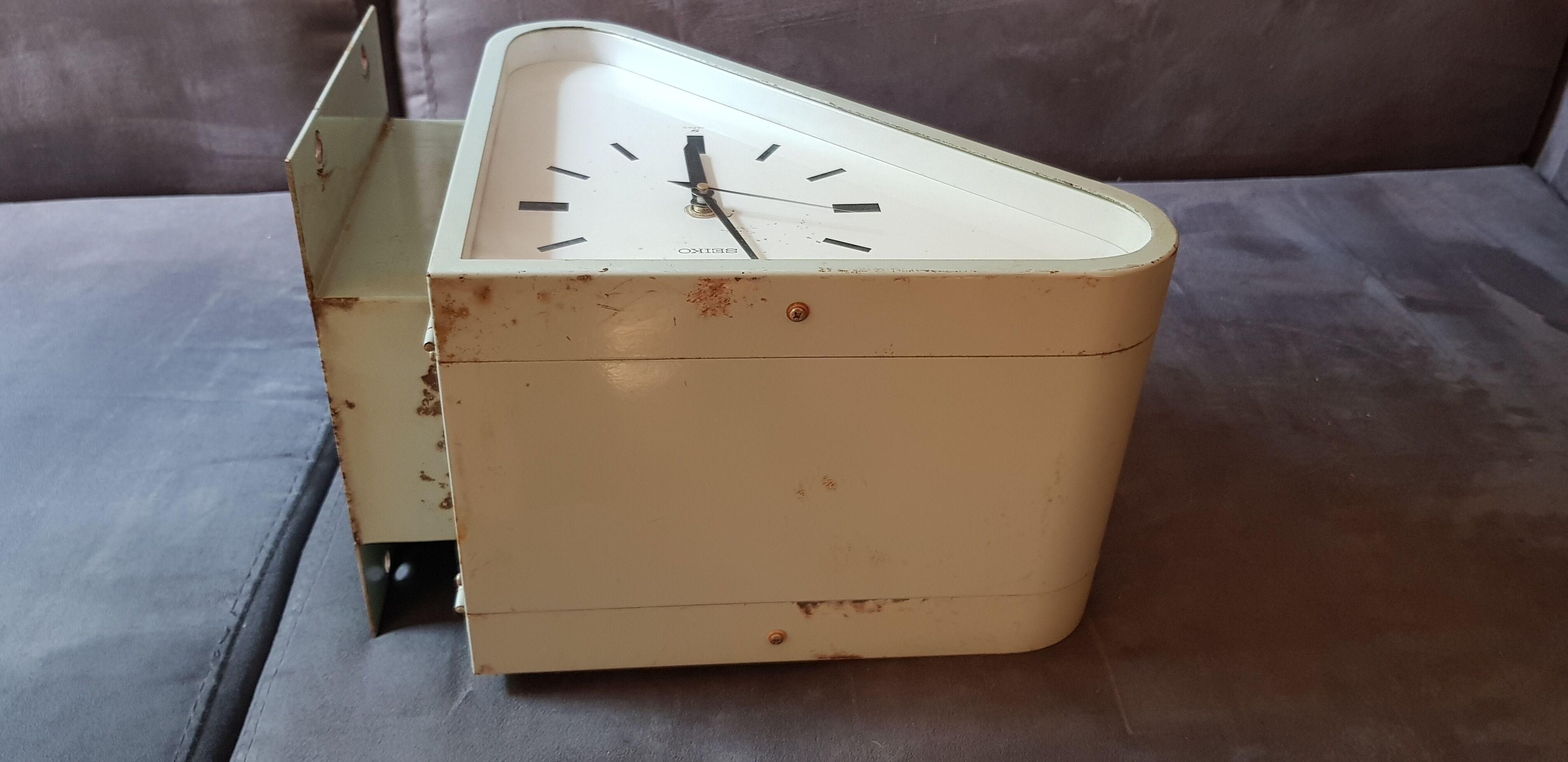Ancienne horloge triangulaire de la marine marchande japonaise - circa 1960 - 70