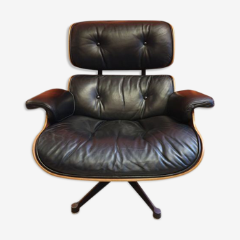 Lounge Chair by Charles & Ray Eames