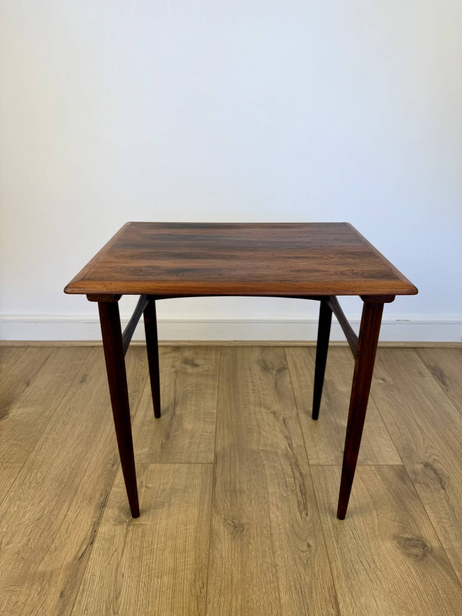 Table d'appoint scandinave en palissandre – Danemark, années 1960-1970
