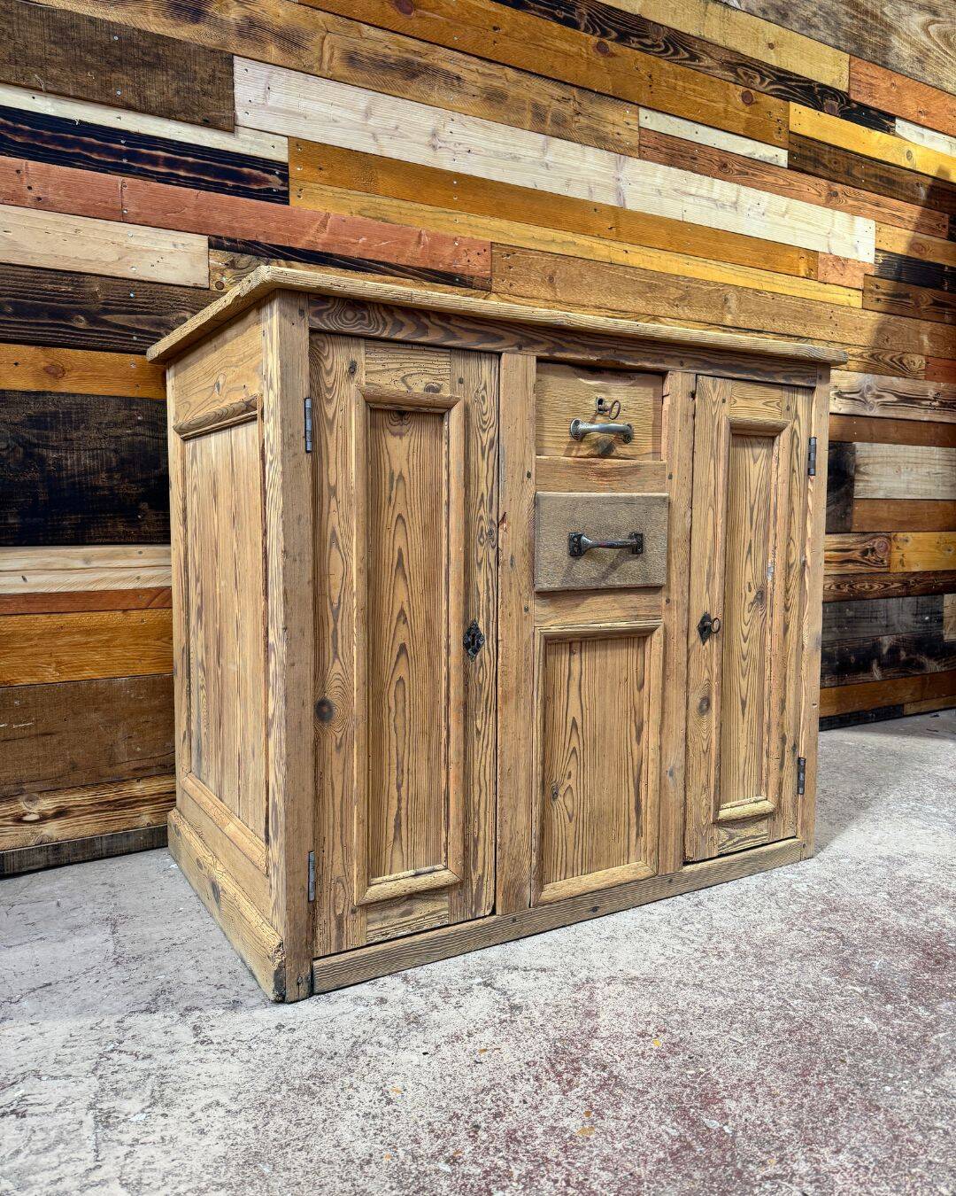 Old shop counter dating from the early 20th century.