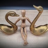 Duo brass swans
