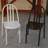 Paire de chaises blanche et noir par Mallet Stevens