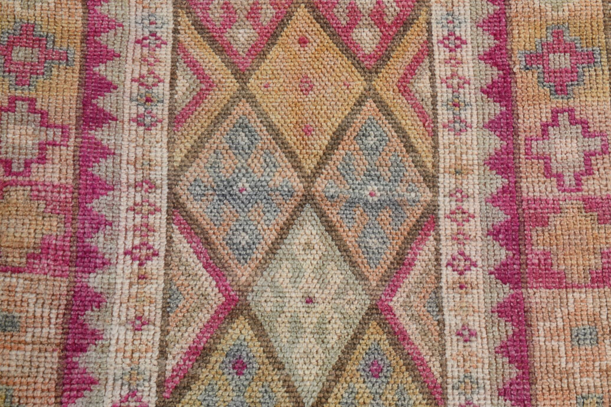 Tapis couloir kilim vintage, Tons pastel rose, bleu et beige, 94x409