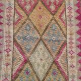 Tapis couloir kilim vintage, Tons pastel rose, bleu et beige, 94x409