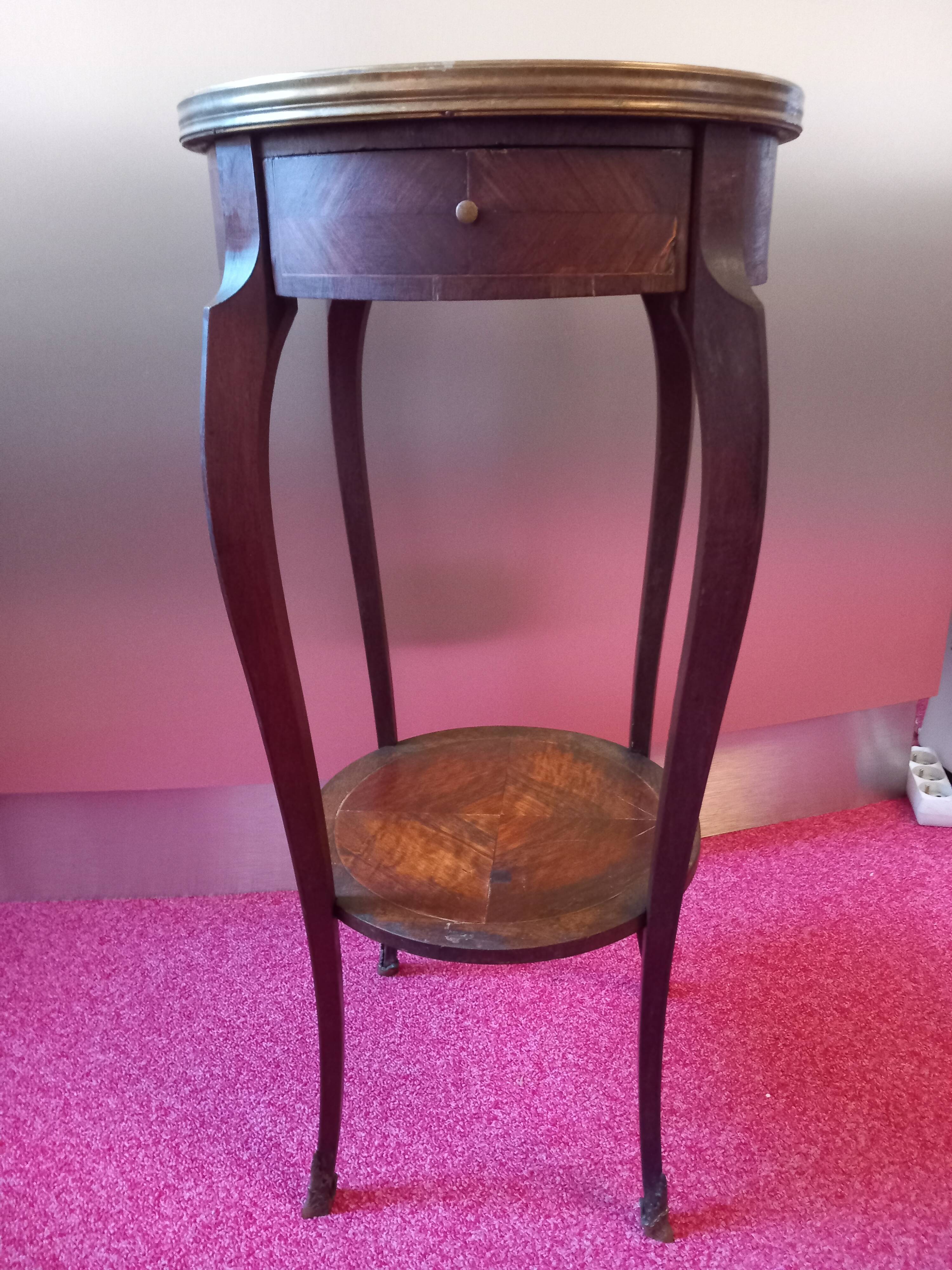 Gueridon style Louis XVI