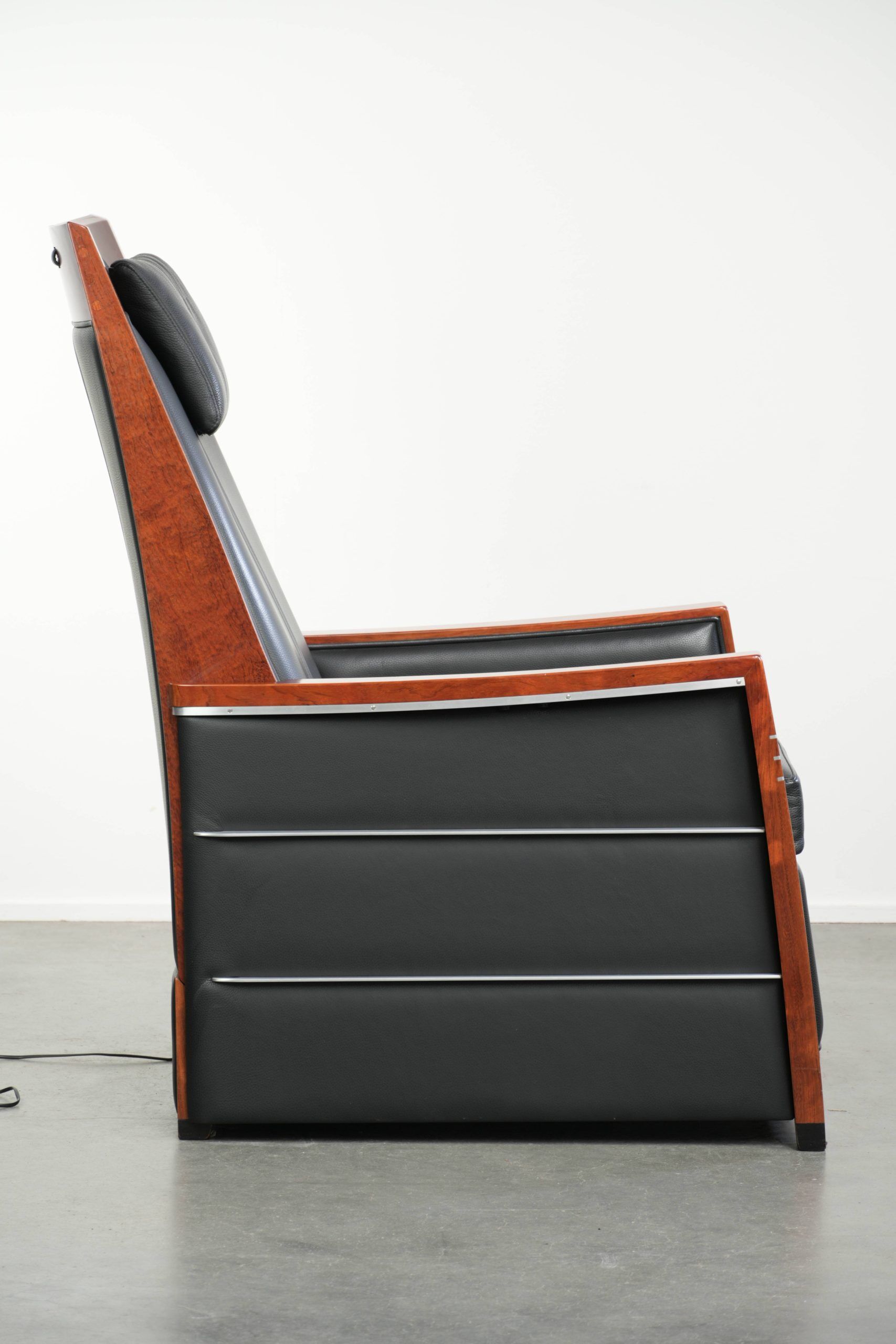 Recliner électrique réglable au design Art Déco en cuir de vache noir