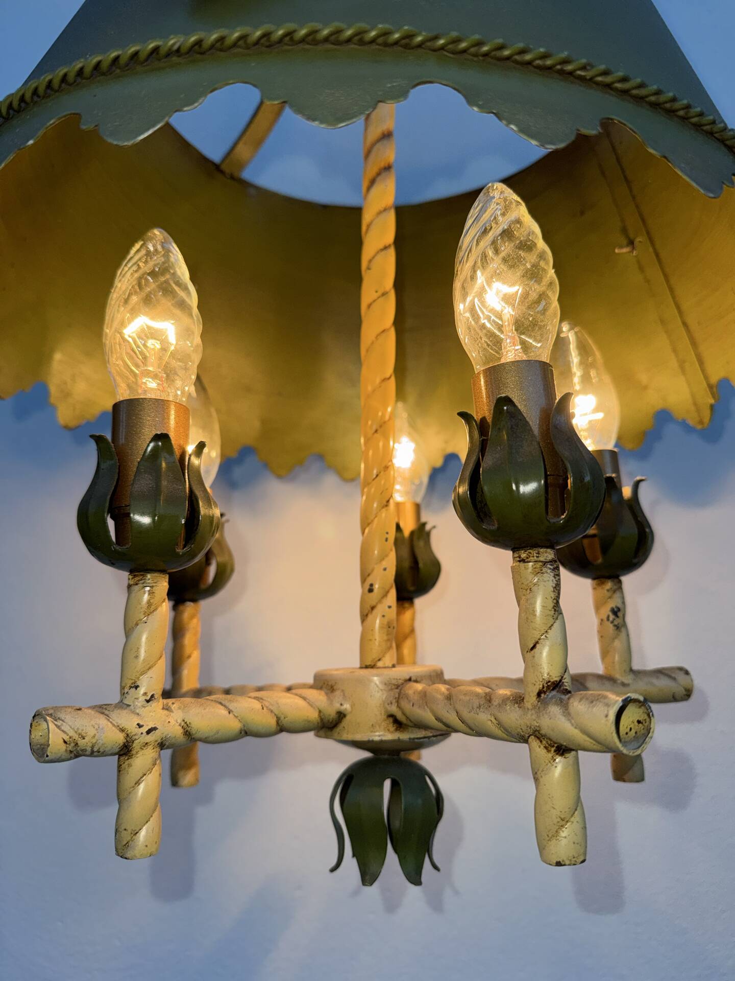 Florentine style chandelier Hollywood Regency 1960s