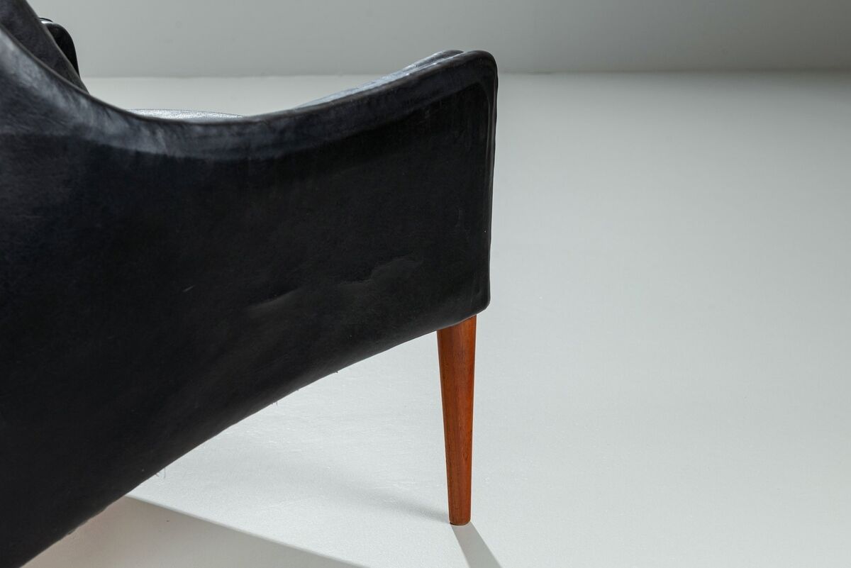 Lounge chair model 800 in leather by Hans Olsen CS Mobler Denmark 1958