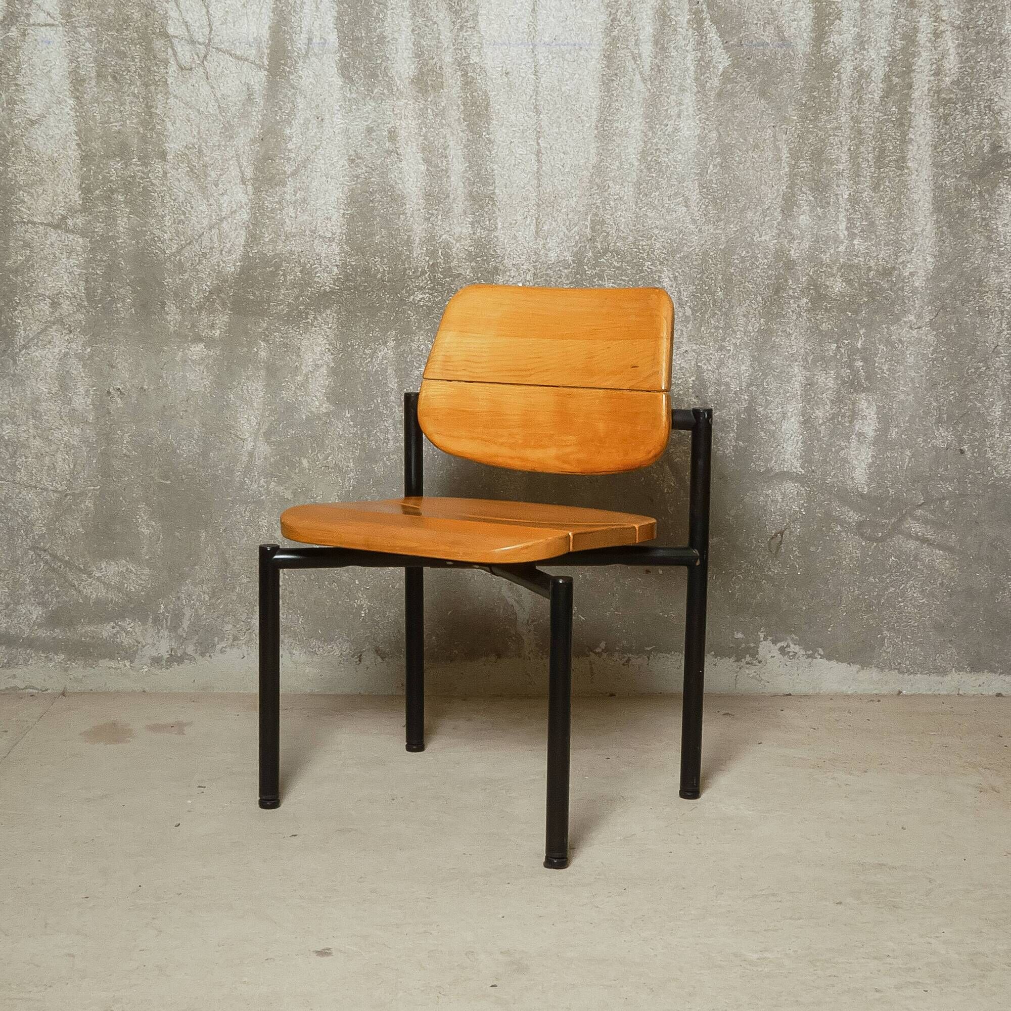 Martin Stoll - Set of four chairs in beech and black steel - c. 1980 - DE
