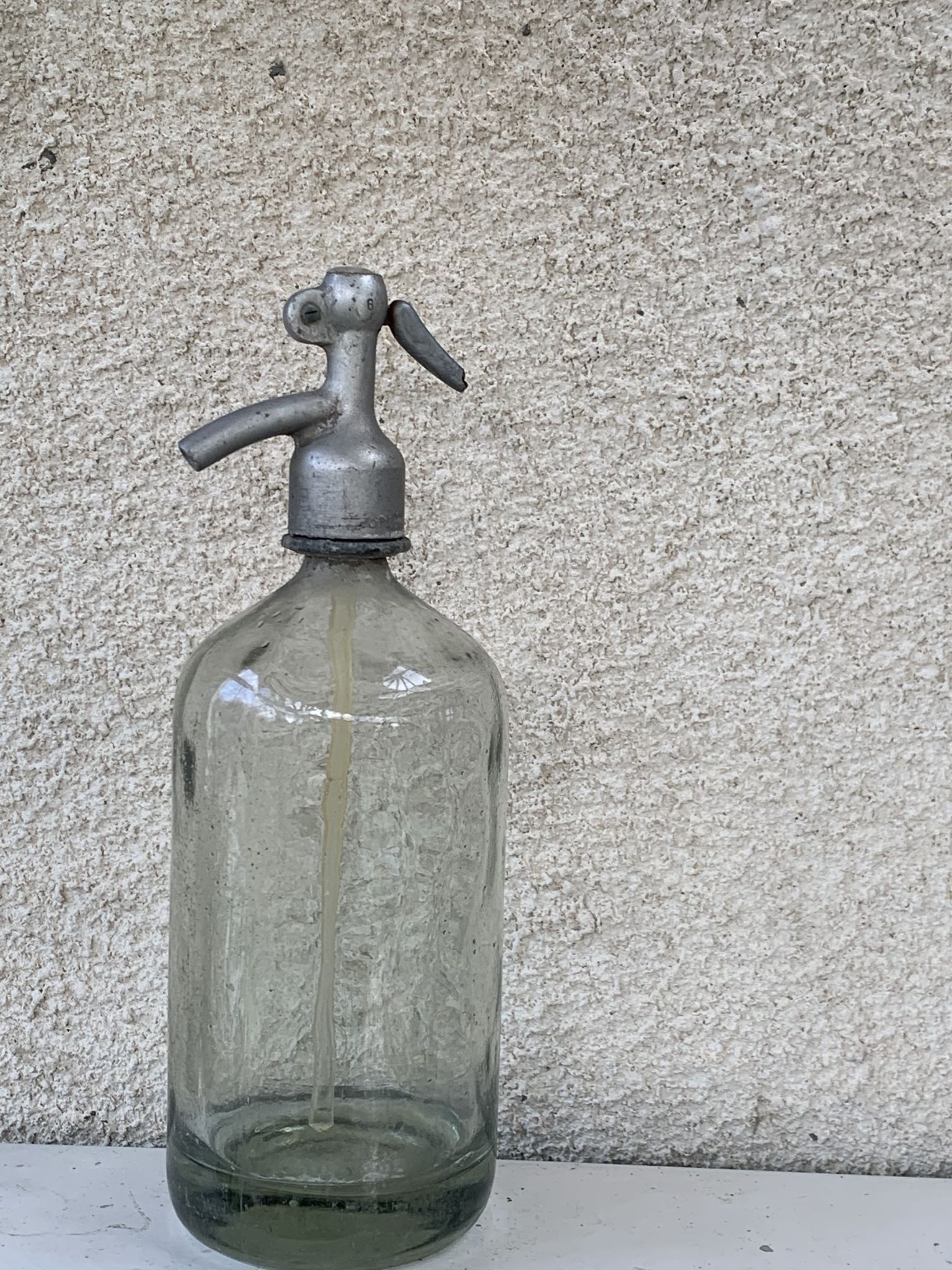 Siphon en verre transparent, fond très épais et bouchon en  métal