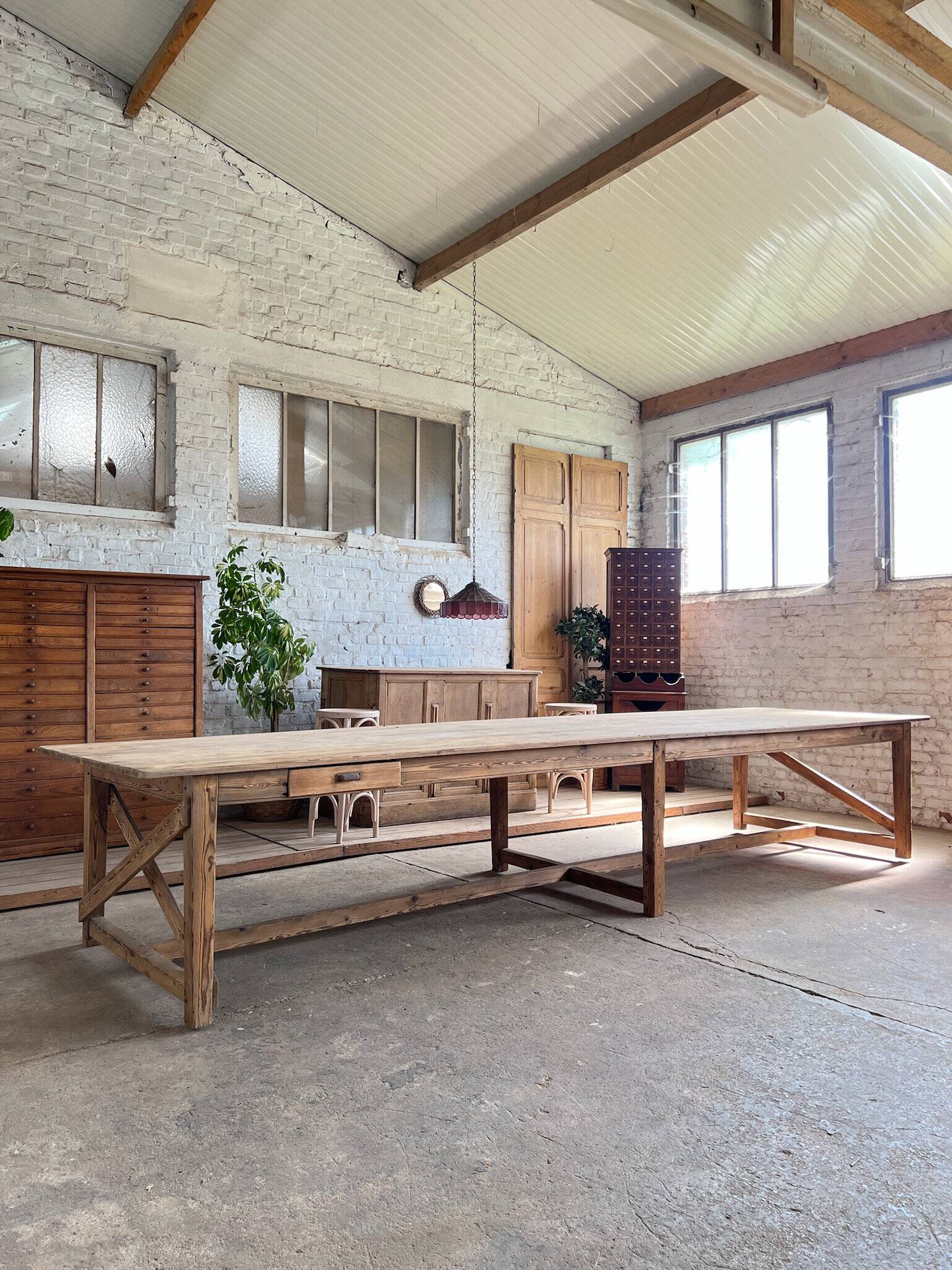 Ancienne grande table de travail