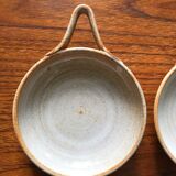 Pair of sandstone raviers