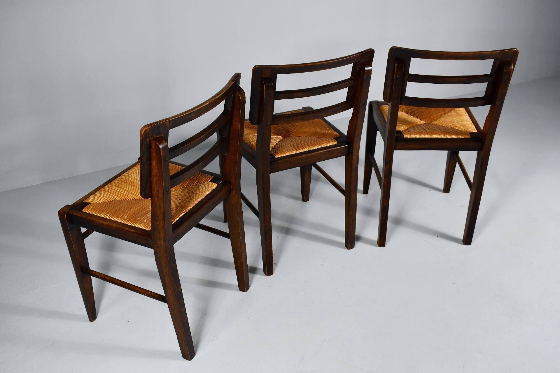Suite de 3 chaises de Pierre Cruège datant des années 1950.