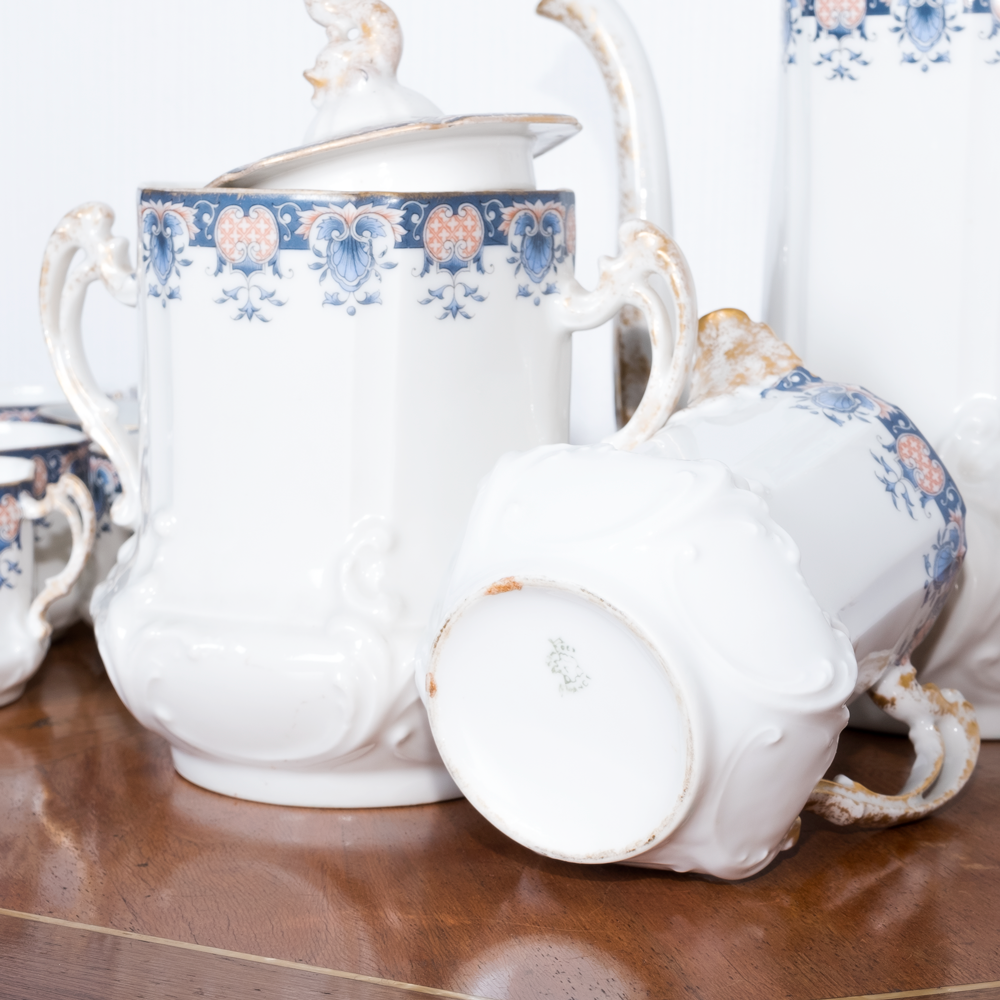 Coffee or tea service