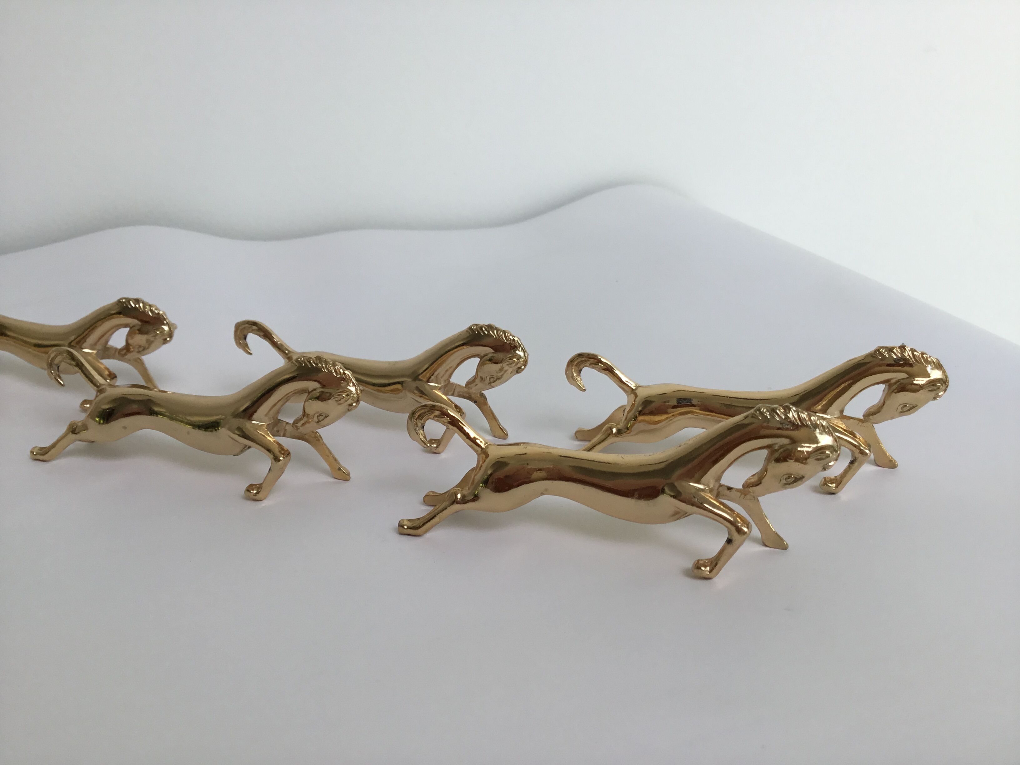 6 golden knife holder