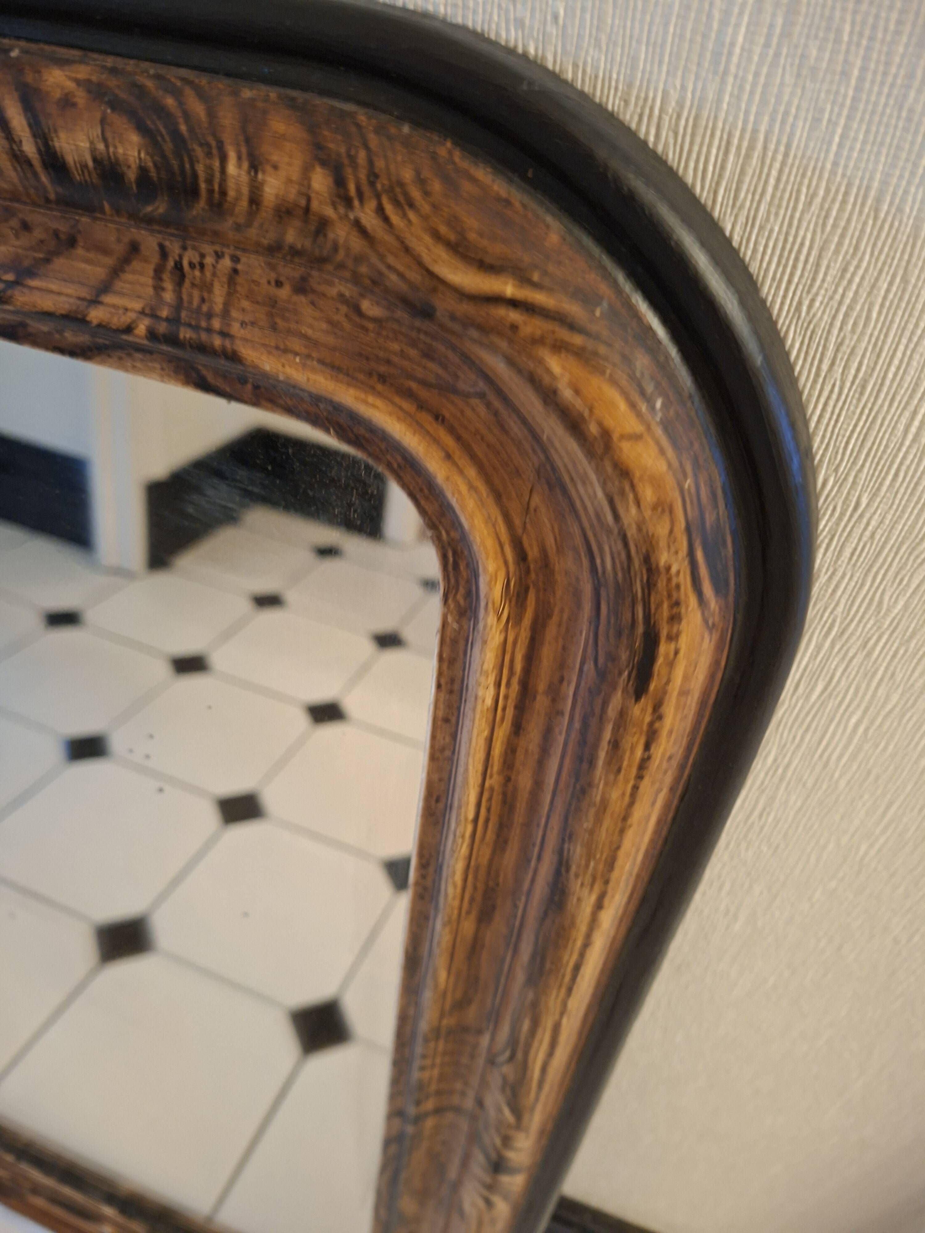 Antique Louis-Philippe mirror in stucco – Superb faux-wood decoration