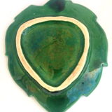 Green dabbling leaf cut