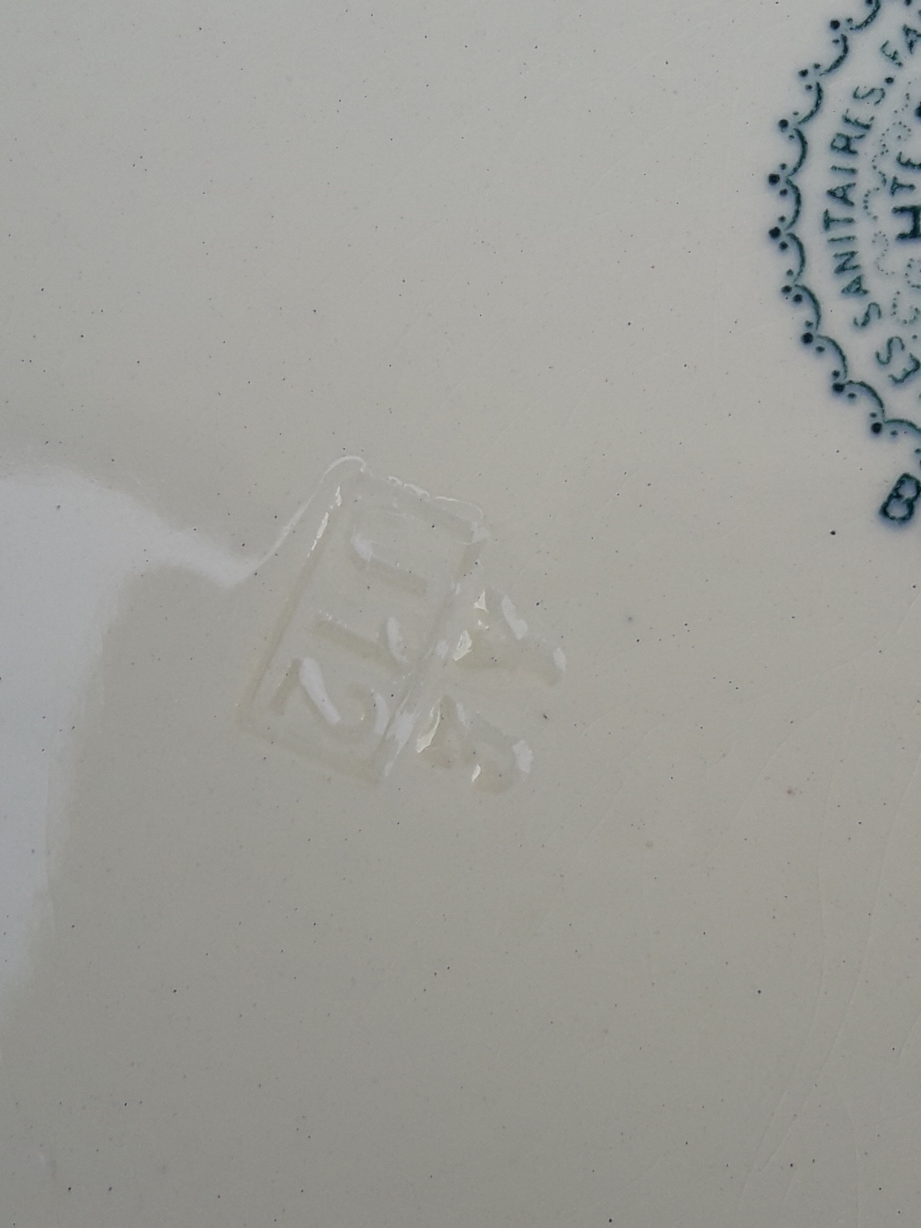 Plate in earthenware Boulenger iron earth Choisy Le Roi model Bordeaux diam 23 cm