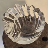 Crystal shell emptier