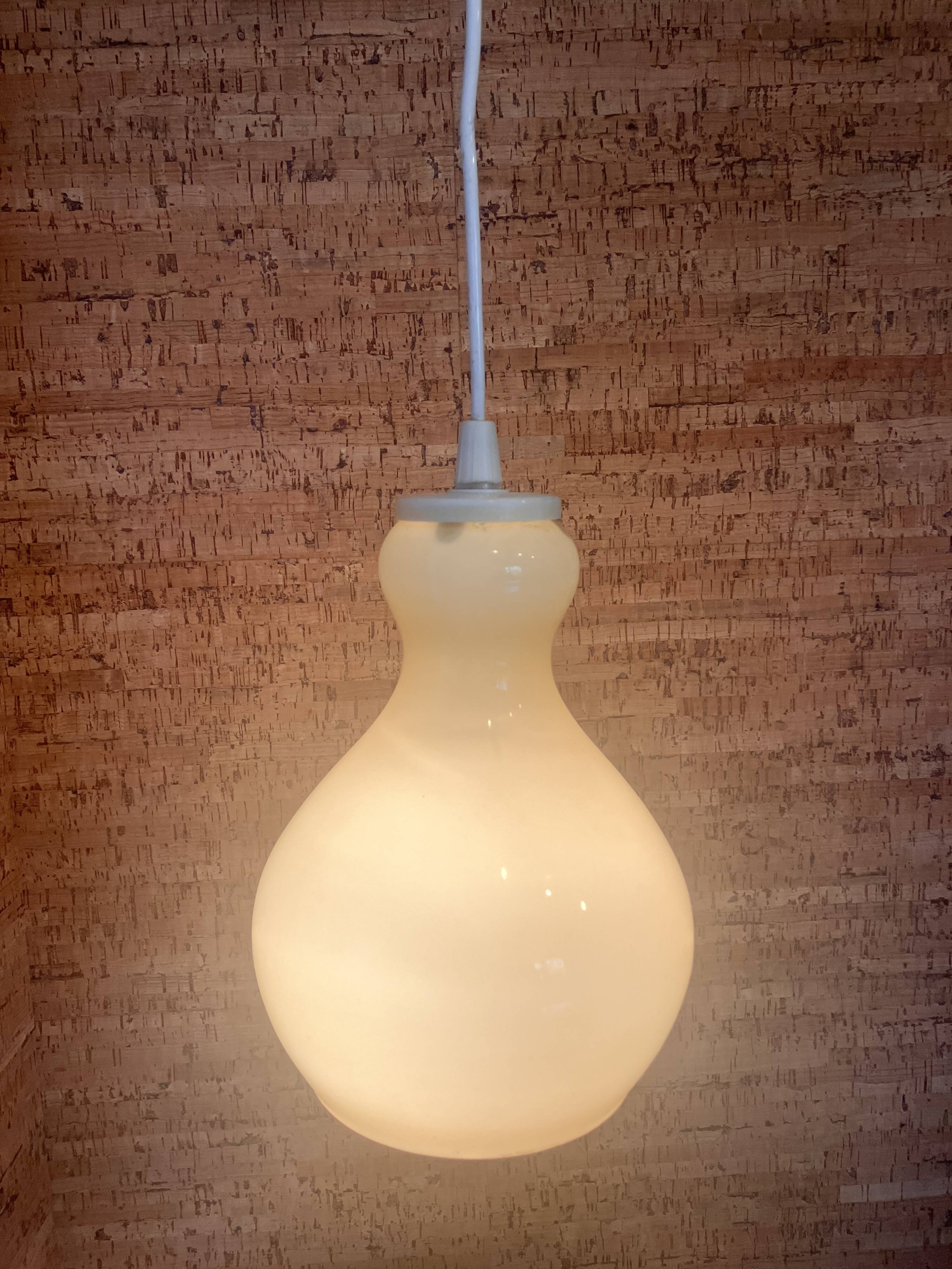 Suspension in vintage mid-century yellow vanilla opaline.