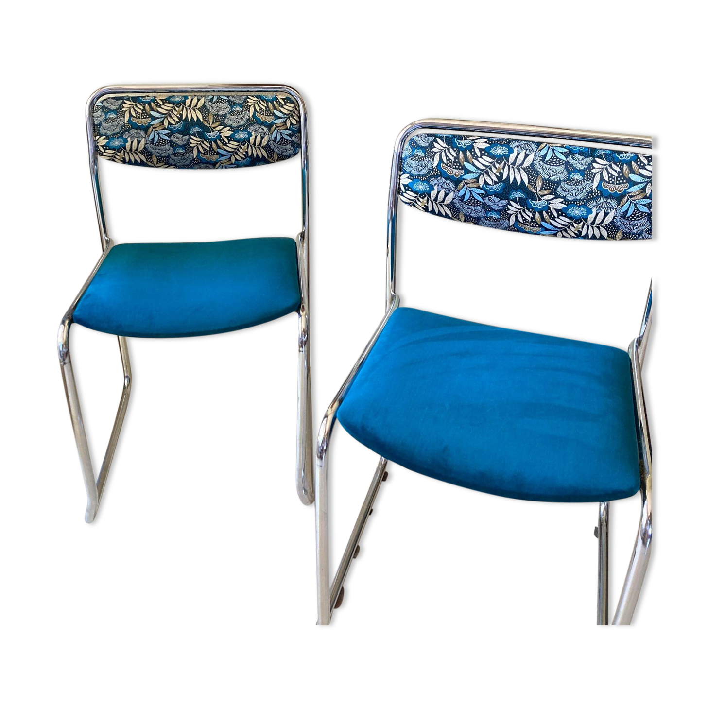Set of two dining room chairs