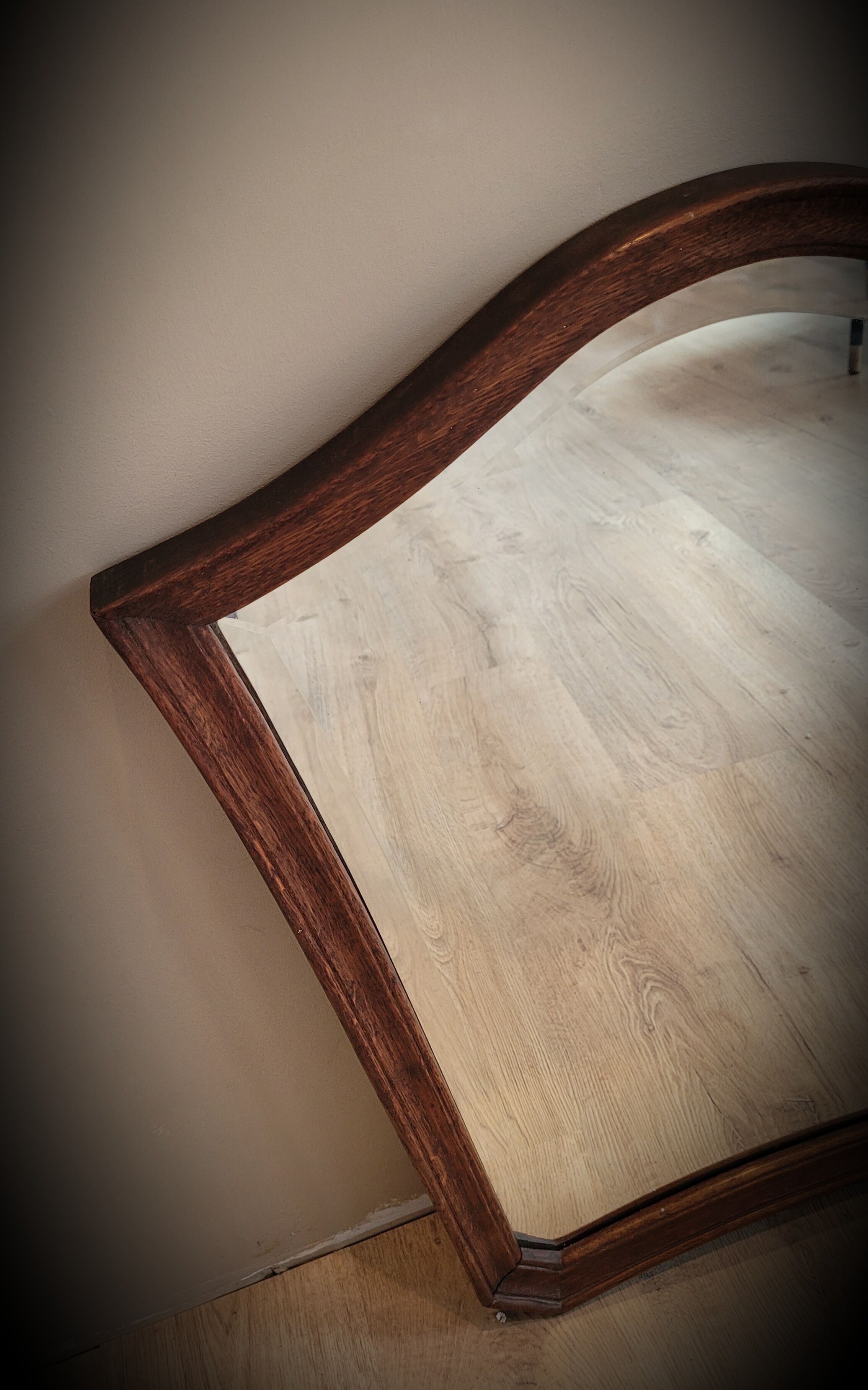 Trapezoid wood mirror 58x73