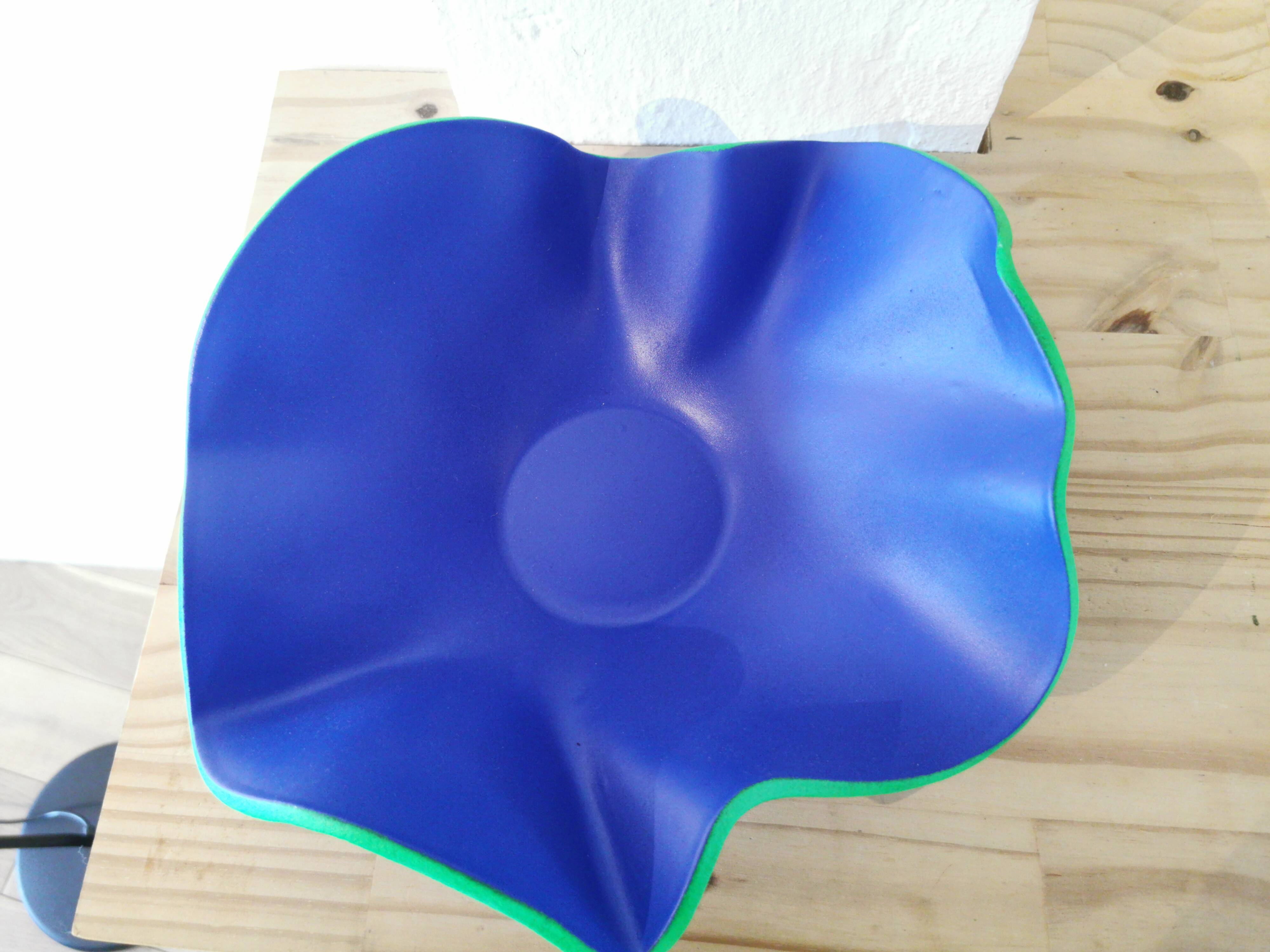 Blue ceramic wavy fruit basket