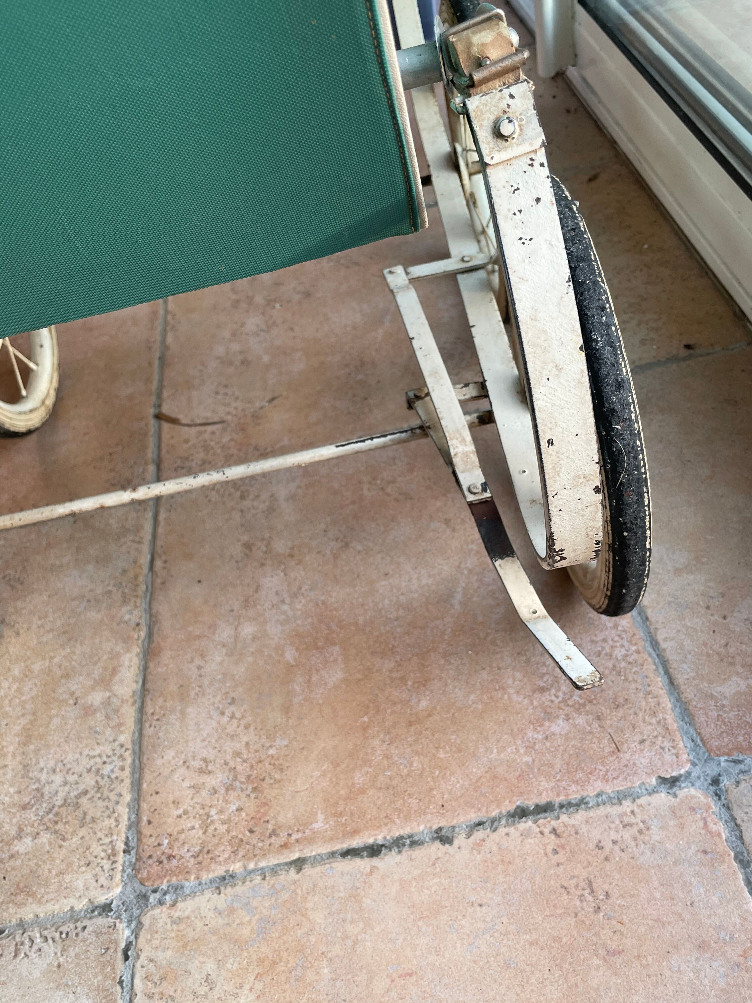 Landau doll year 40/50 green water