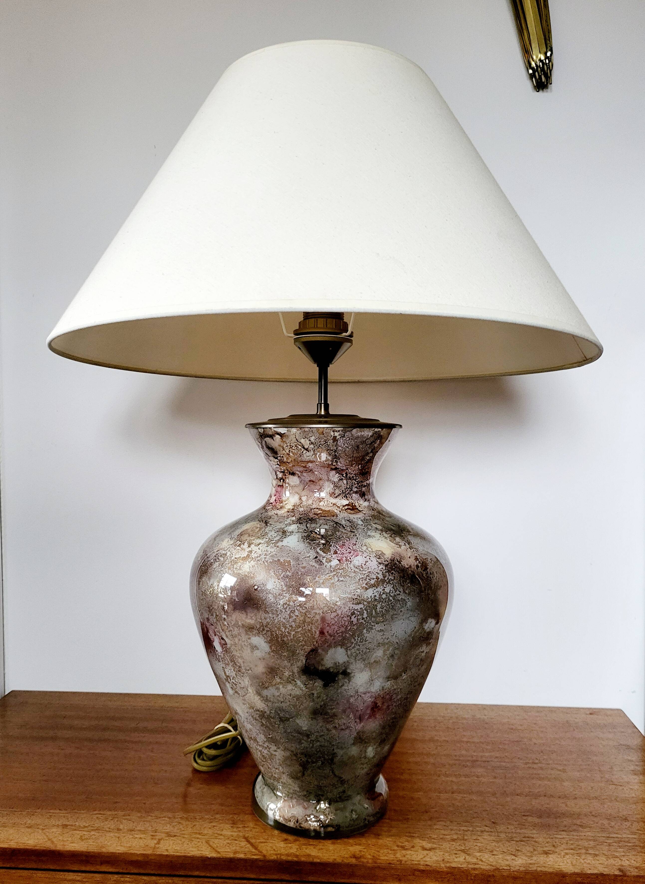 Grote gepatineerde glassen tafellamp van Laque Line jaren 1970