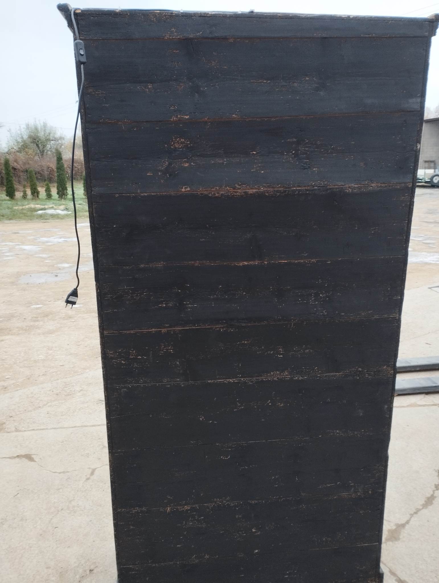 High cabinet with lighting