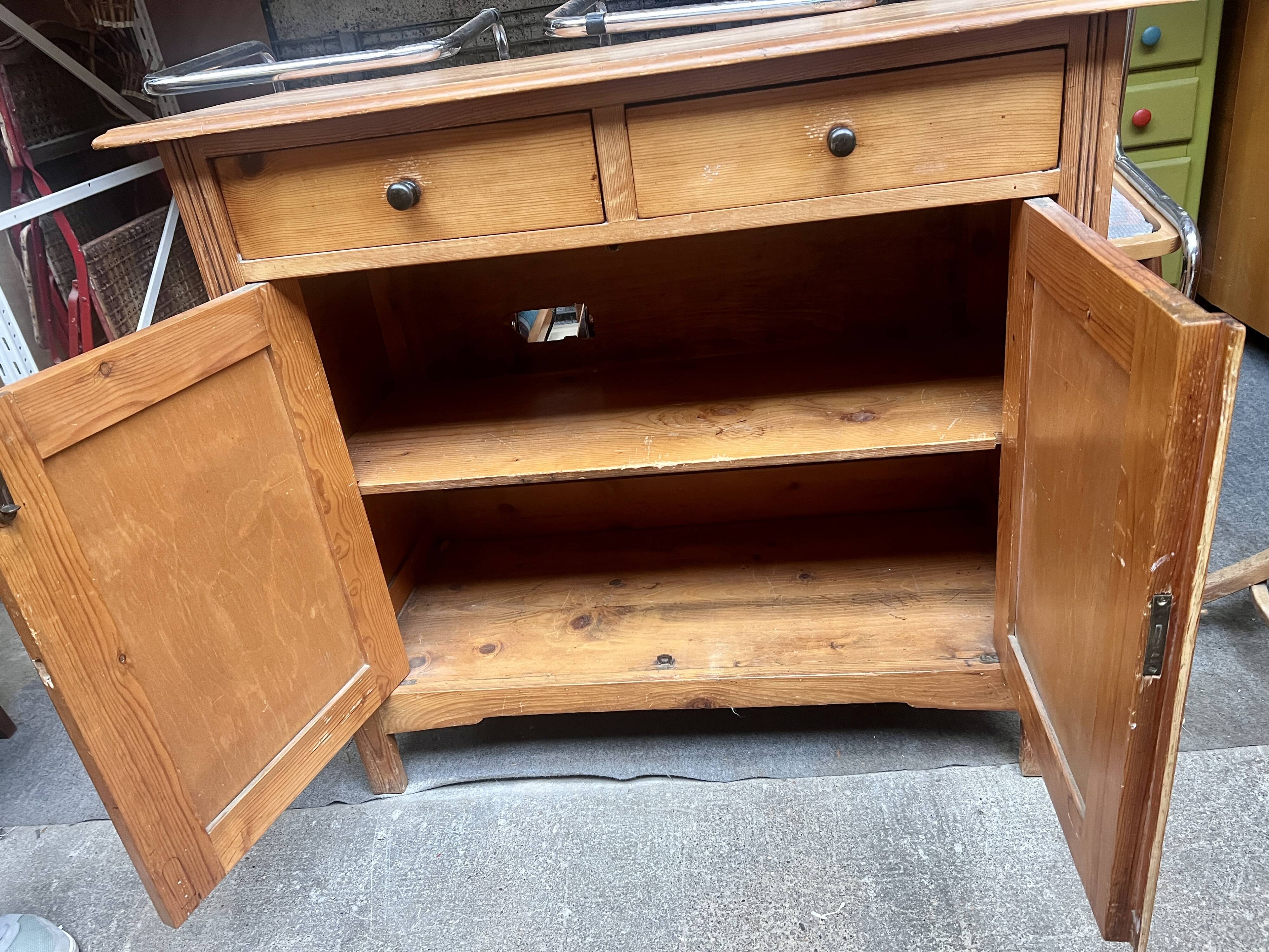 Buffet parisien vintage 1930