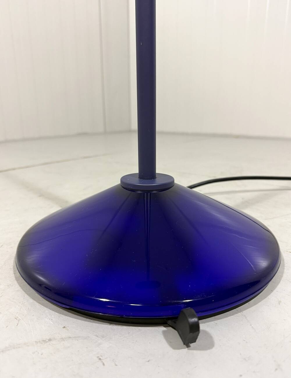 Lampadaire Arteluce Jill A380 en bleu, Italie, années 1970.