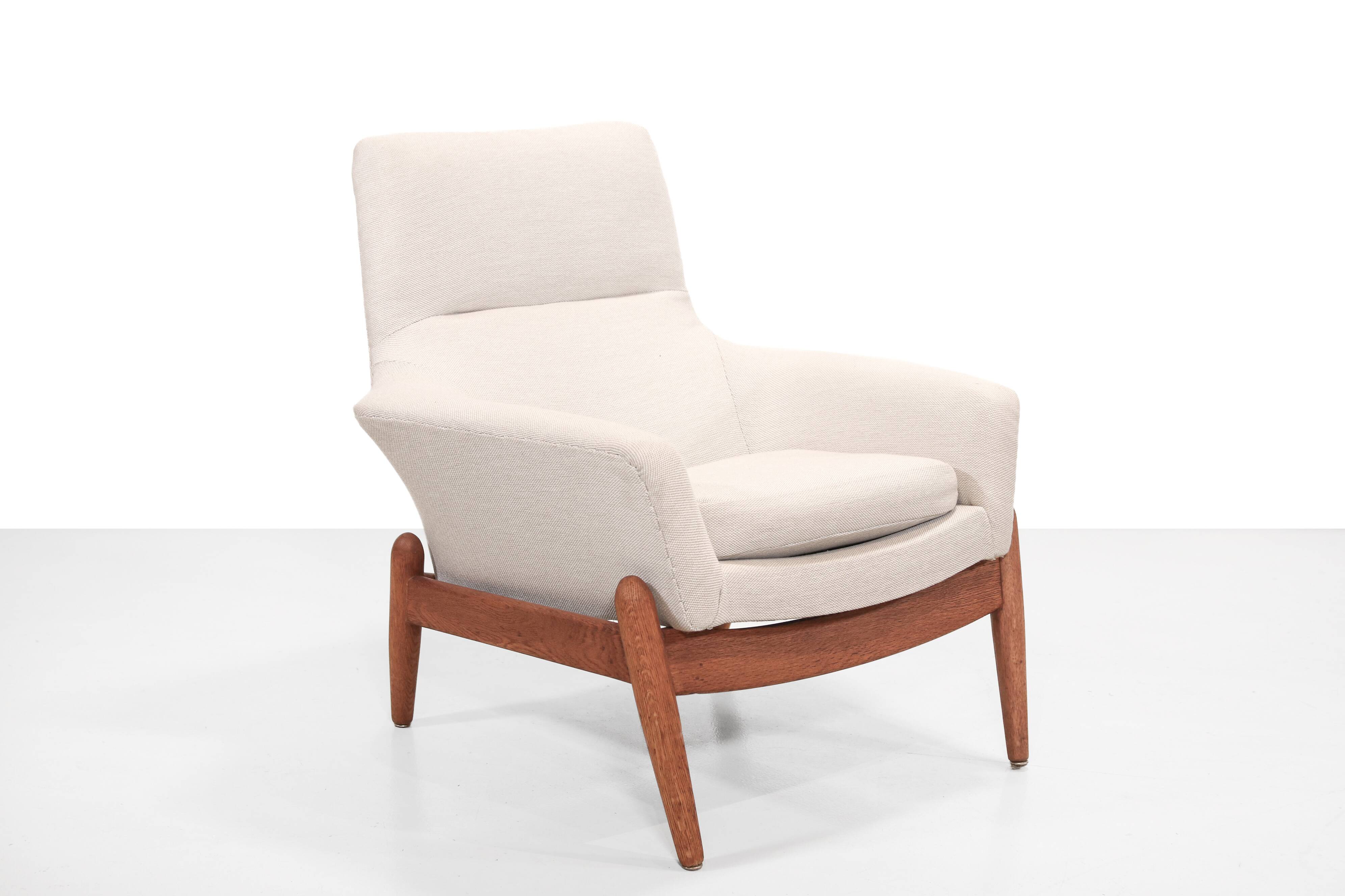 Oak PD30 lounge chair by Ib Kofod Larsen for Bovenkamp
