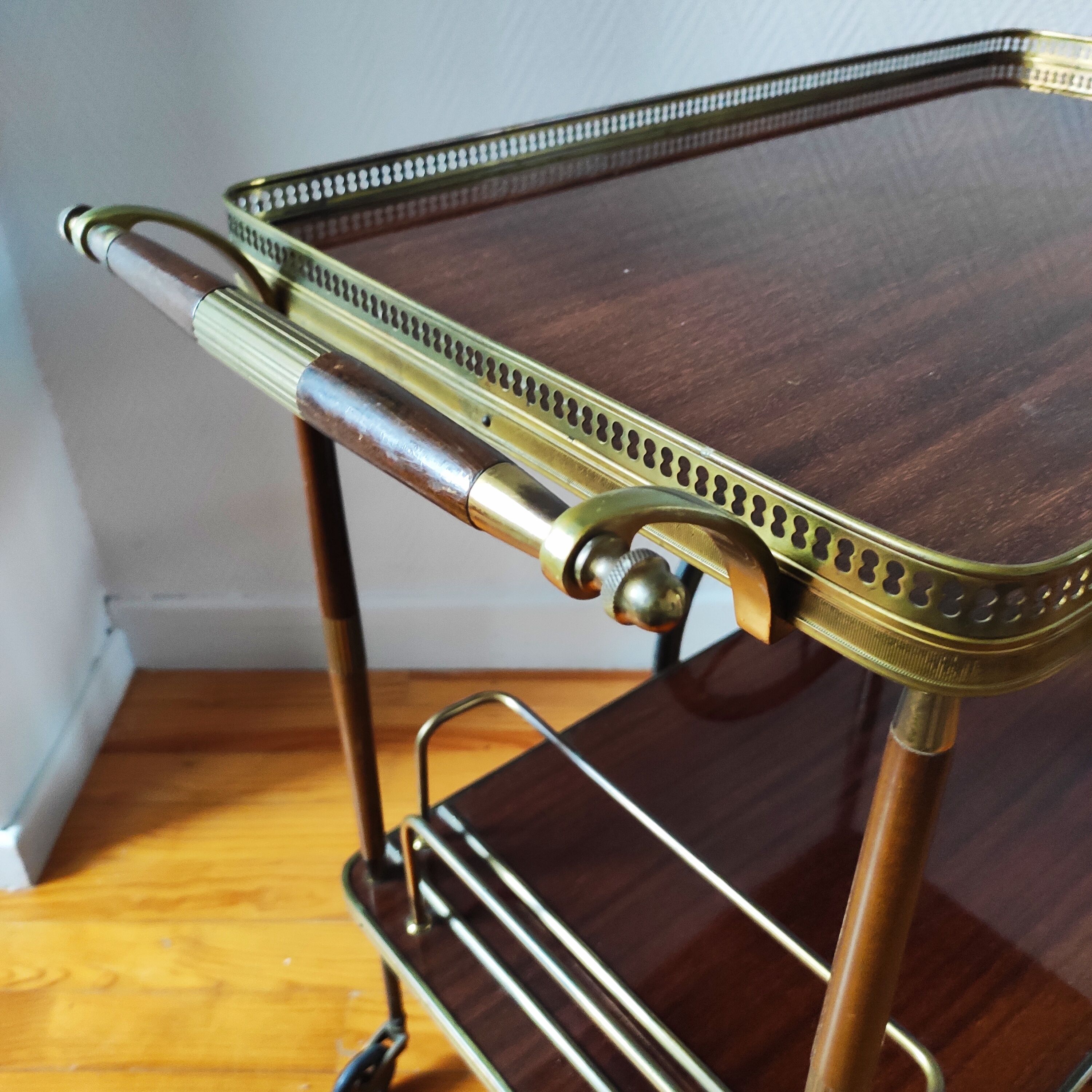 Rolling service or service trolley