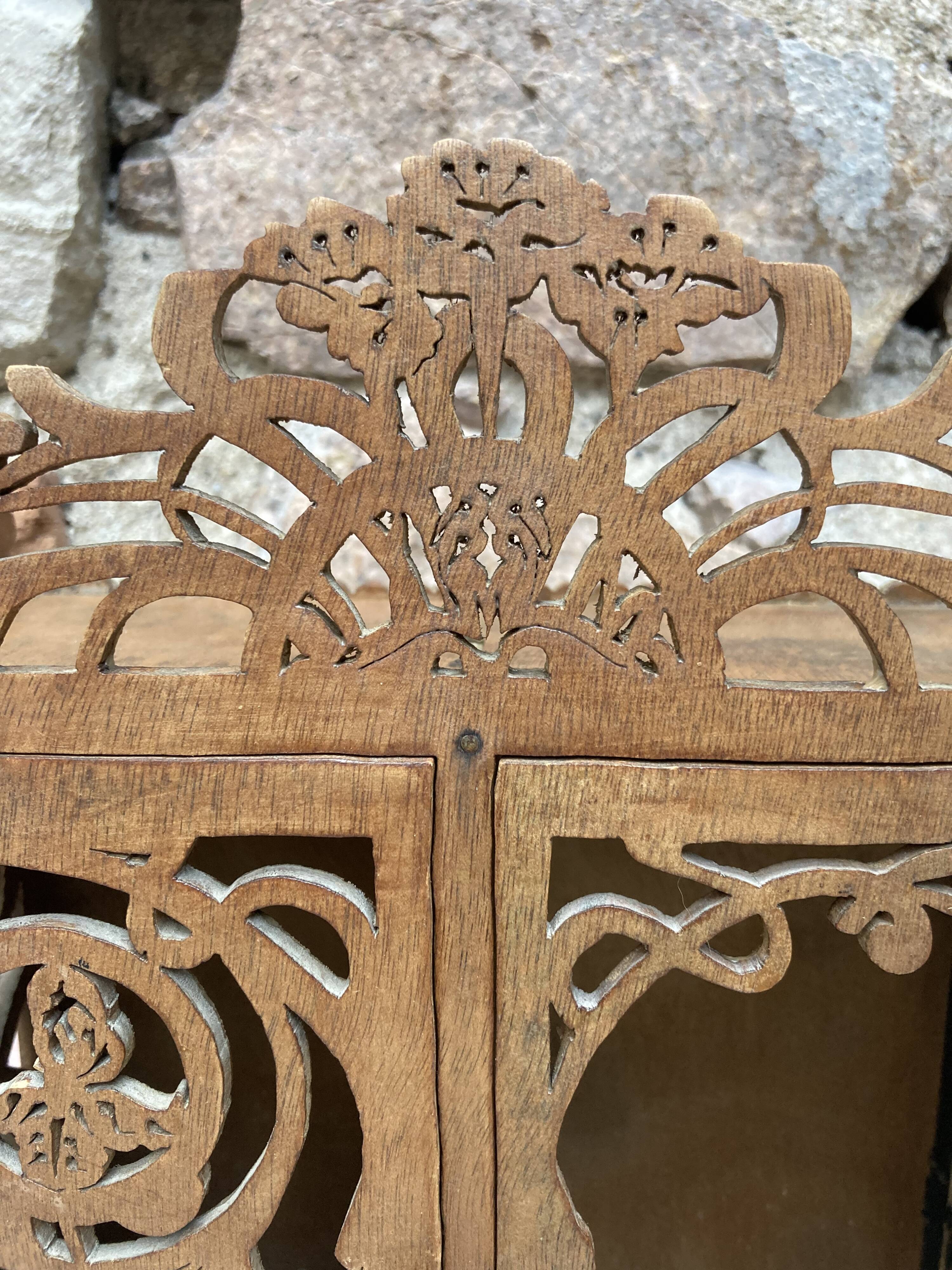 Art Nouveau doll's wardrobe