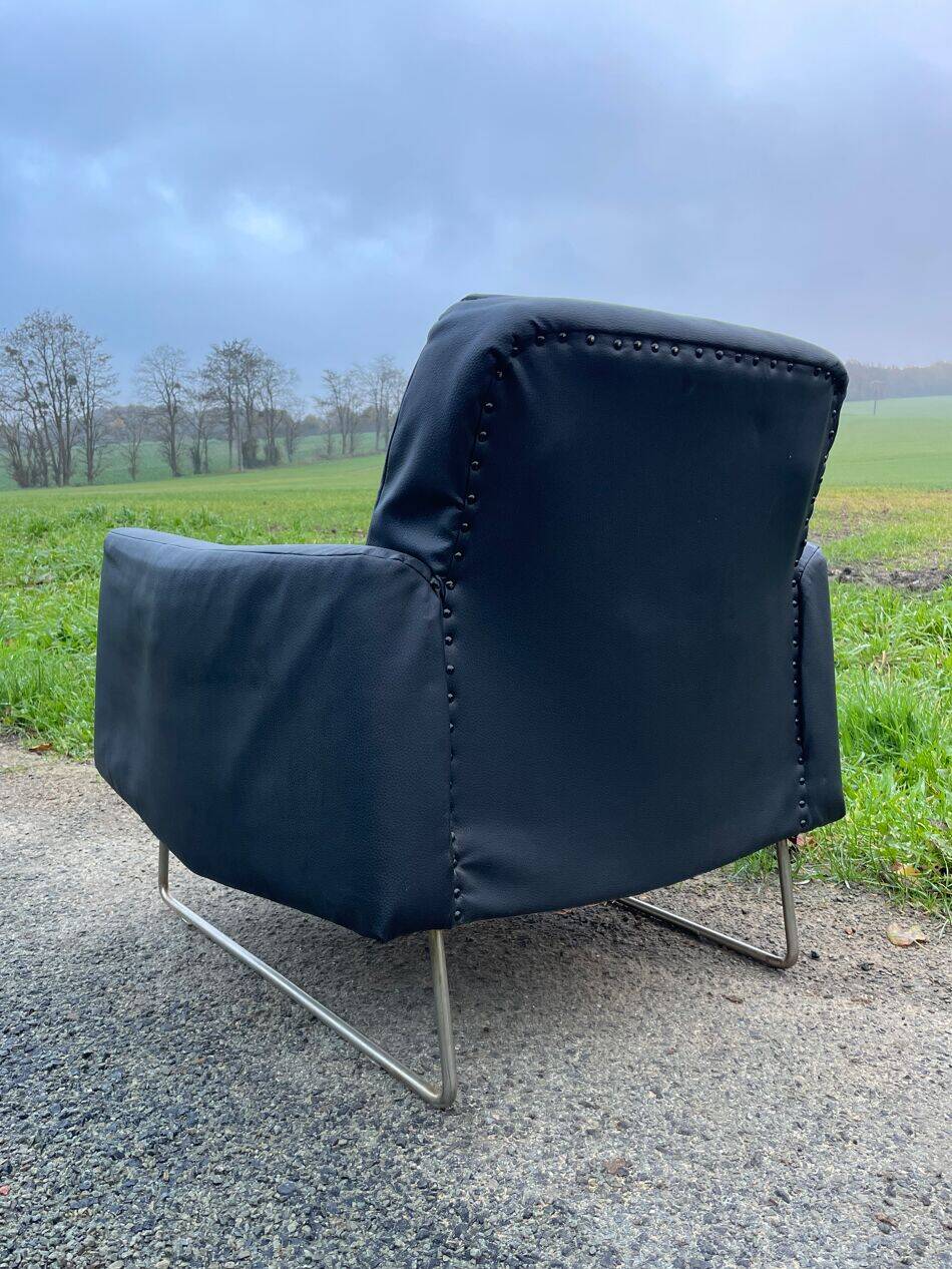 Chairs by Louis Paolozzi, model Prelude, published by Zol, around 1957.