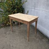 Farm table
