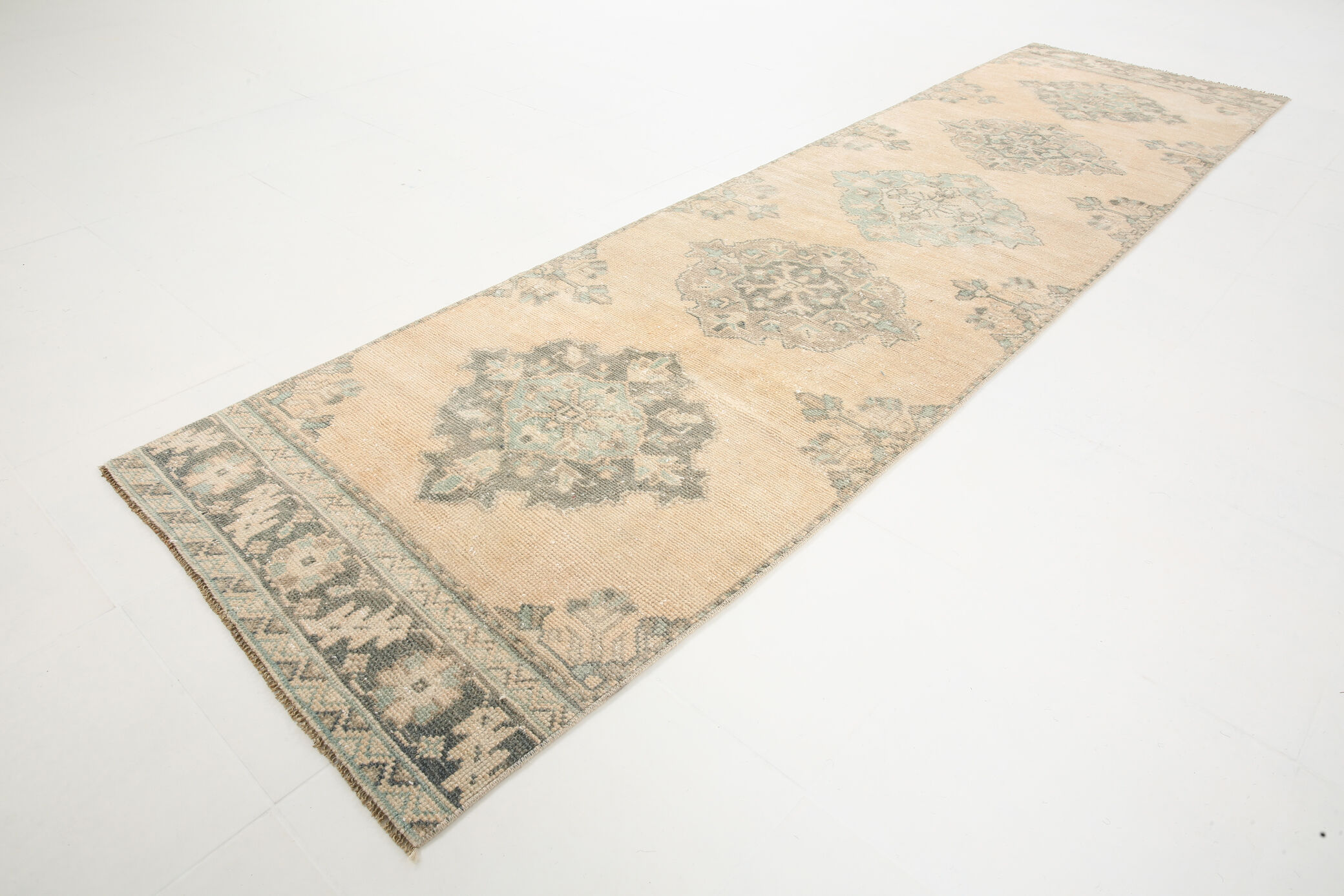 3x11 Turkish Classic Runner Rug, 89x327Cm