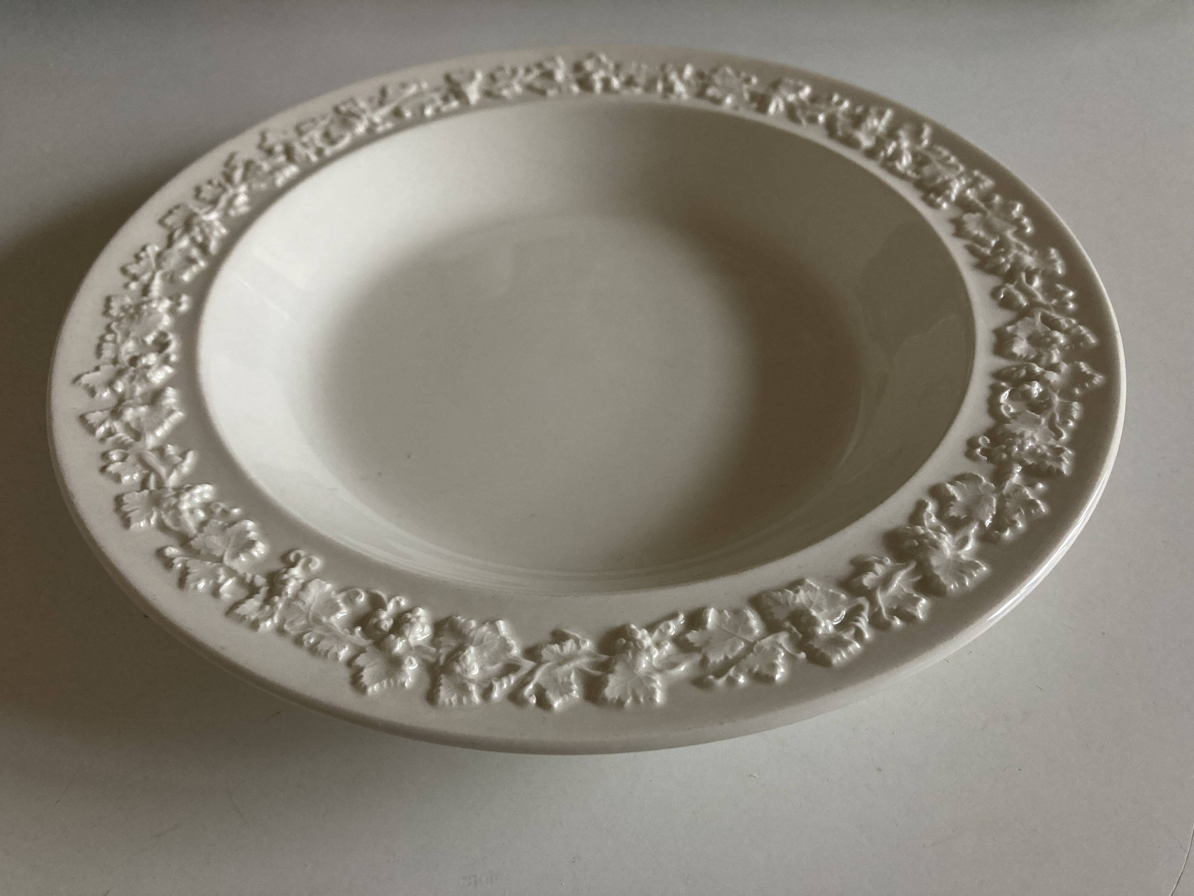 Neo classic Wedgwood plate fine earthenware Etruria Barlaston 19th