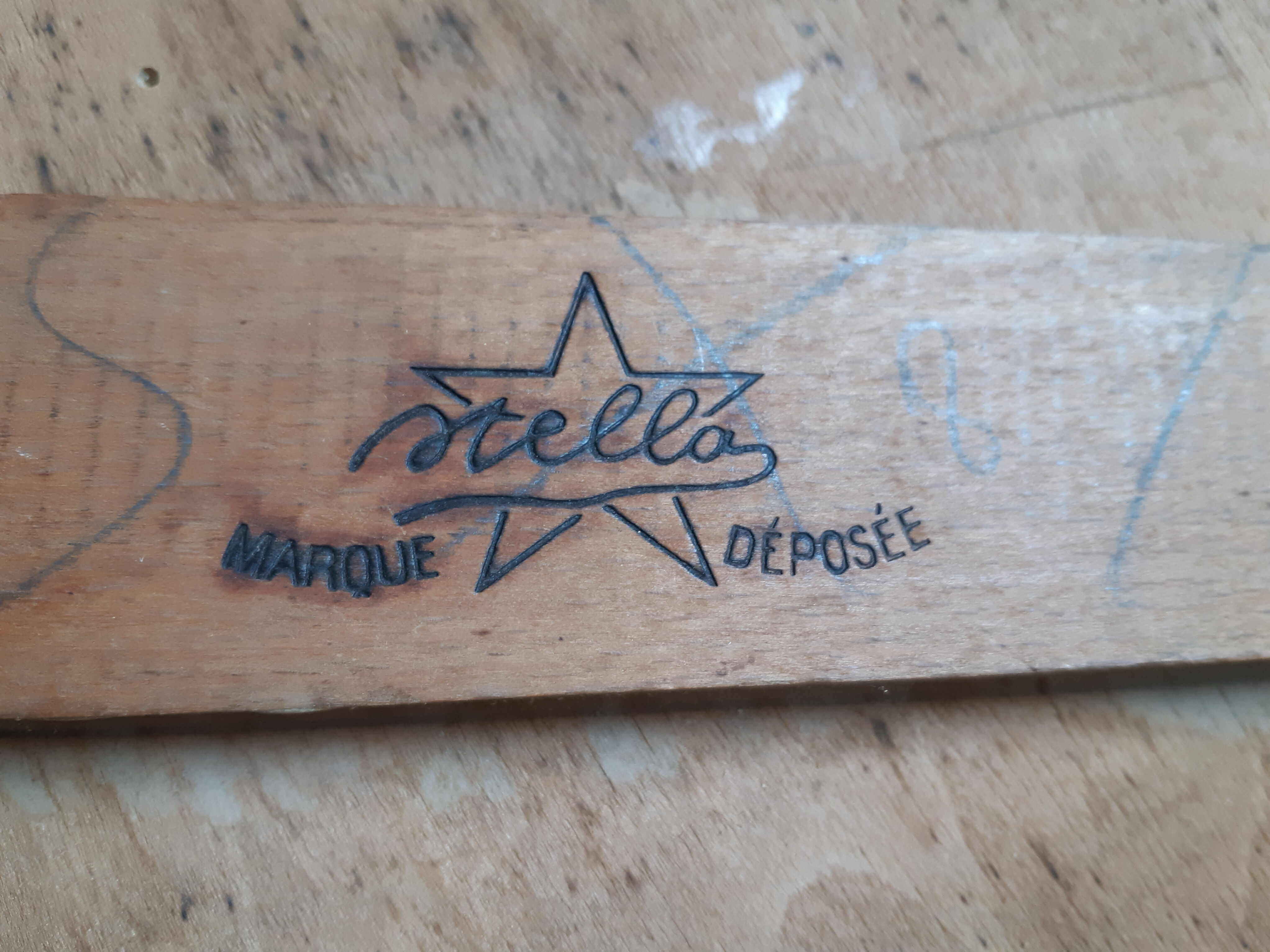 Stella triangular table, vintage, art deco