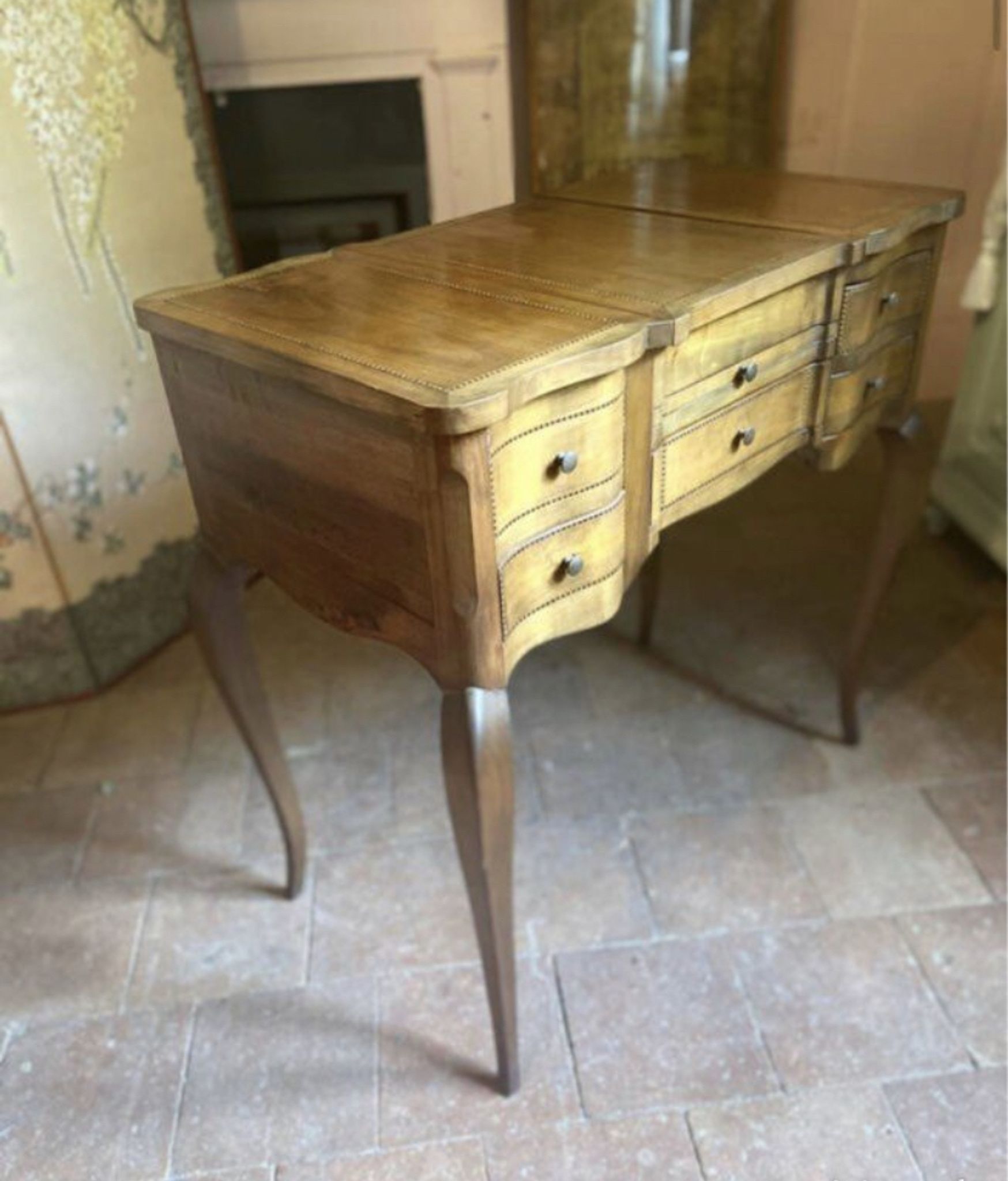 Old dressing table from the 1900s in cherry wood