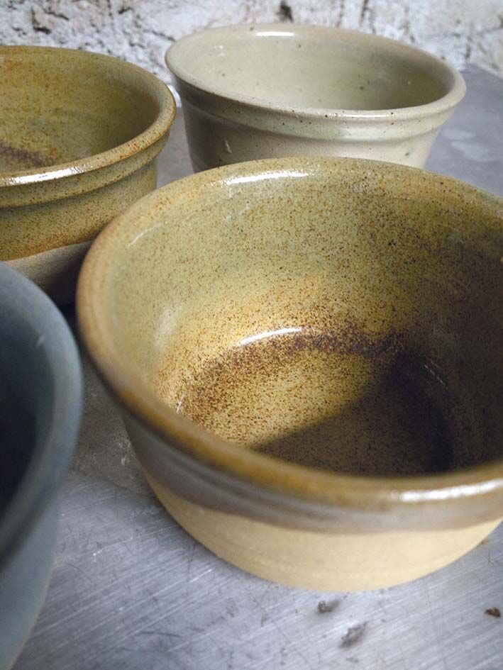 Set of 4 ramekins in semi-glazed sandstone, signed