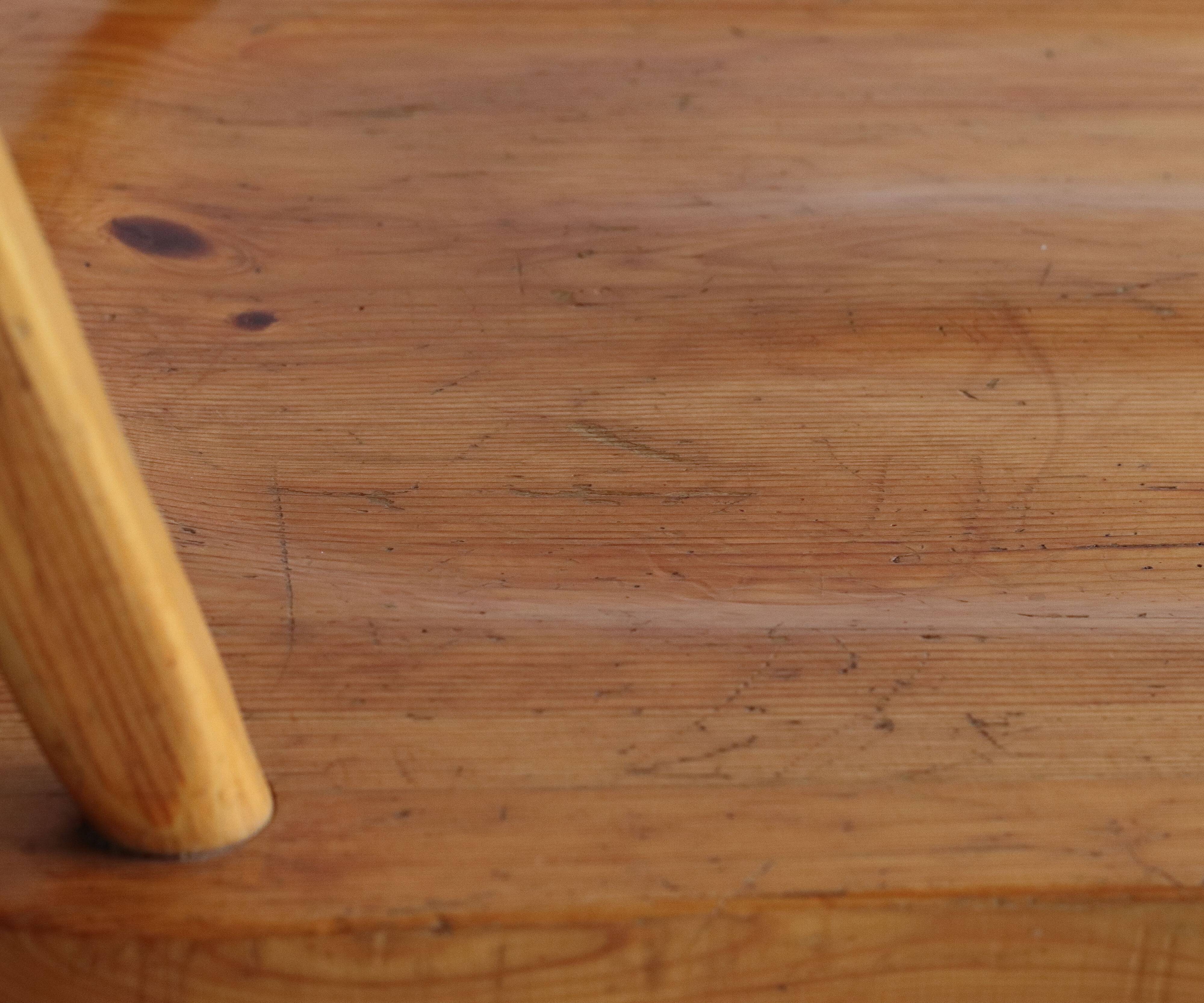 Windsor 60s cobble chair in solid wood