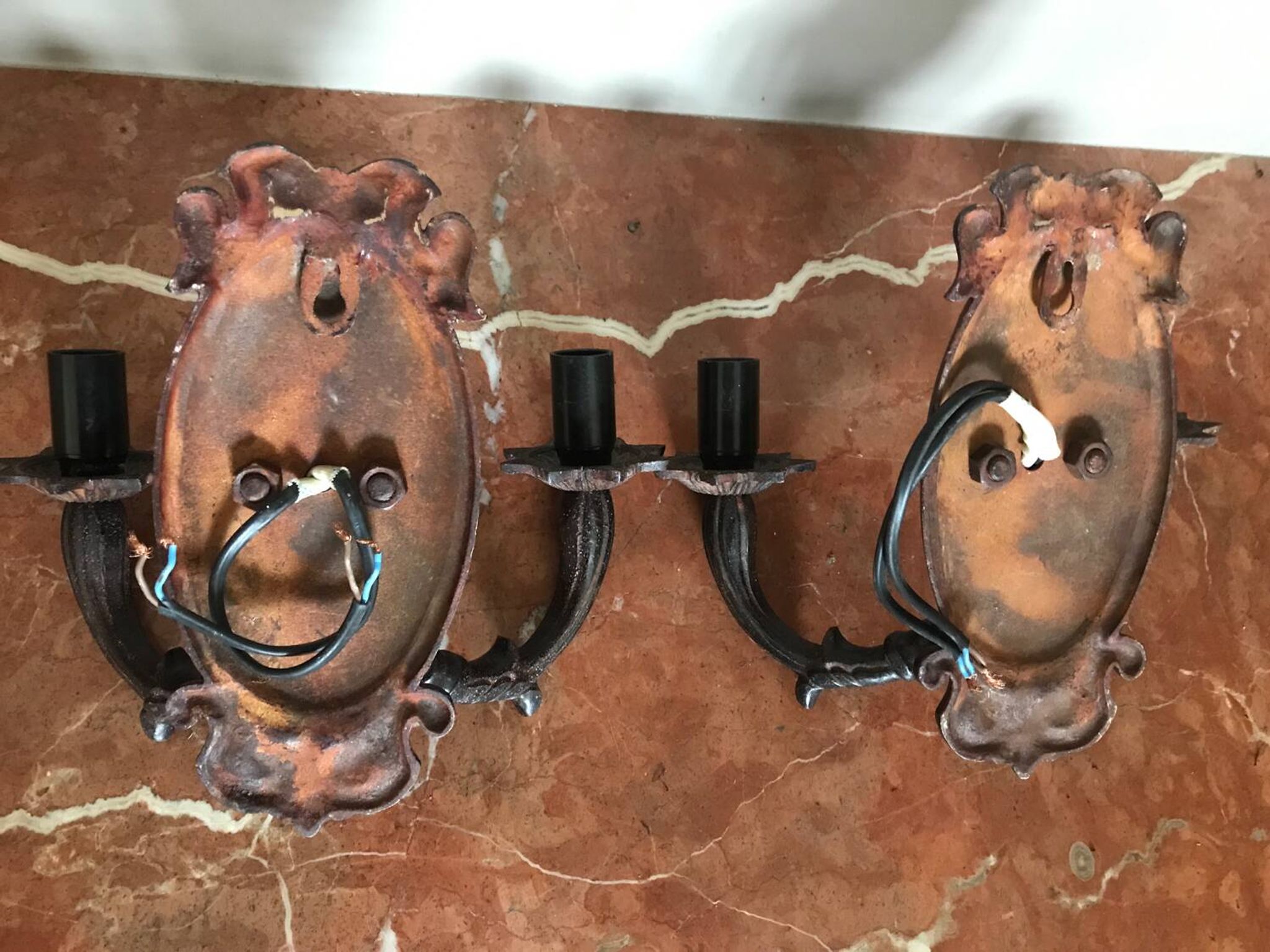 Very pretty pair of neoclassical wall lights