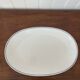 Plat de service ovale  porcelaine de Paris
