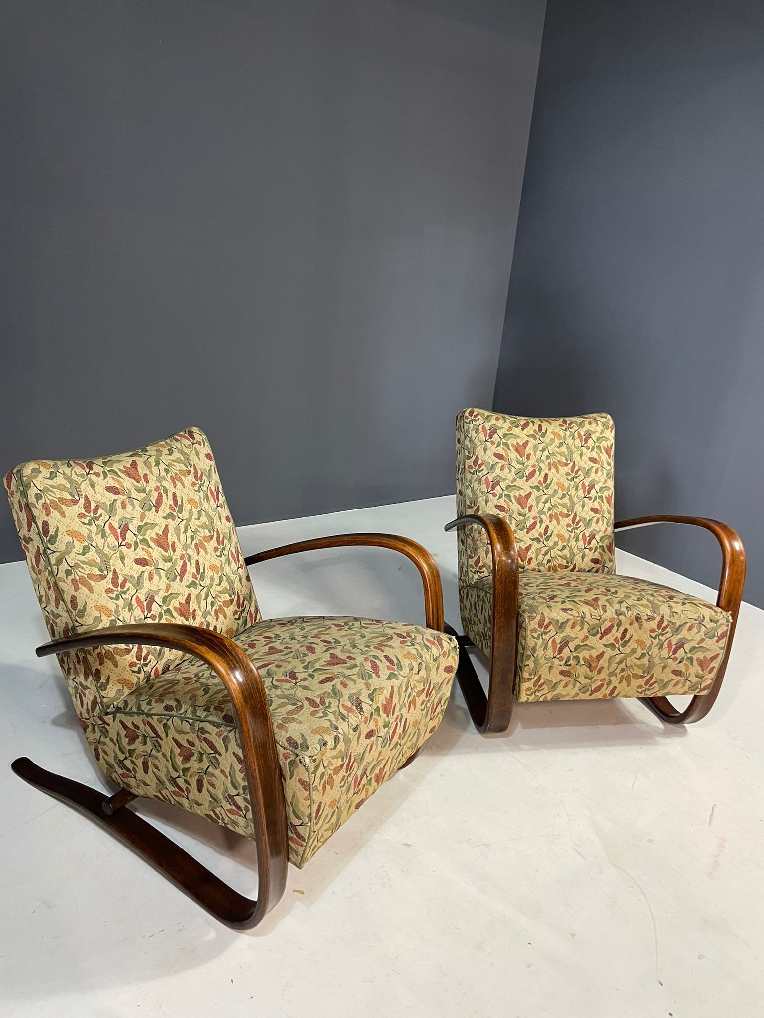 Paire de chaises longues H269 de Jindřich Halabala, années 1930