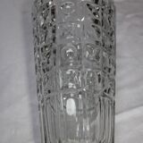 Glass vase with geometric patterns