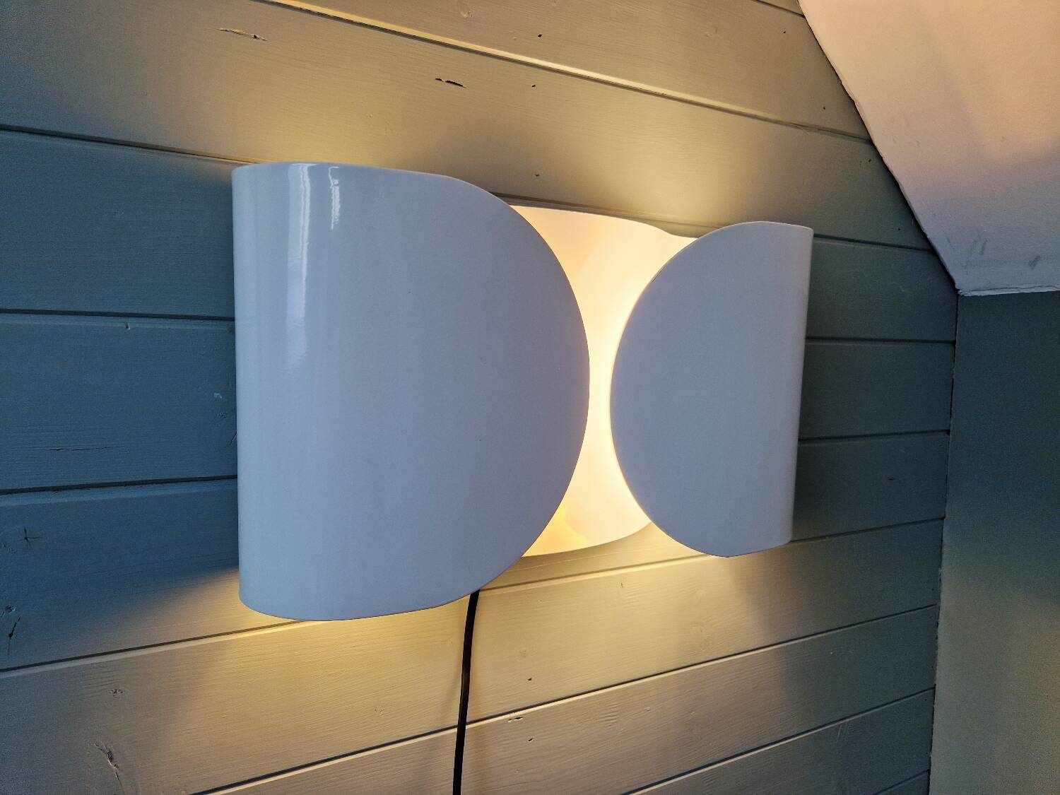 Flos wall light, Foglio model, design Tobia Scarpa, 1966